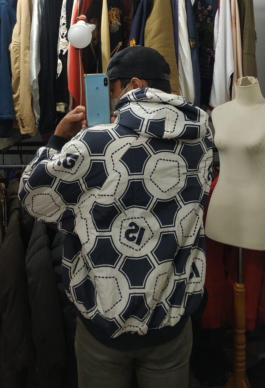 Issey Miyake Fit S to M, 80'S Issey Miyake Reversible Oversize Bomber Size US M / EU 48-50 / 2 - 23 Thumbnail