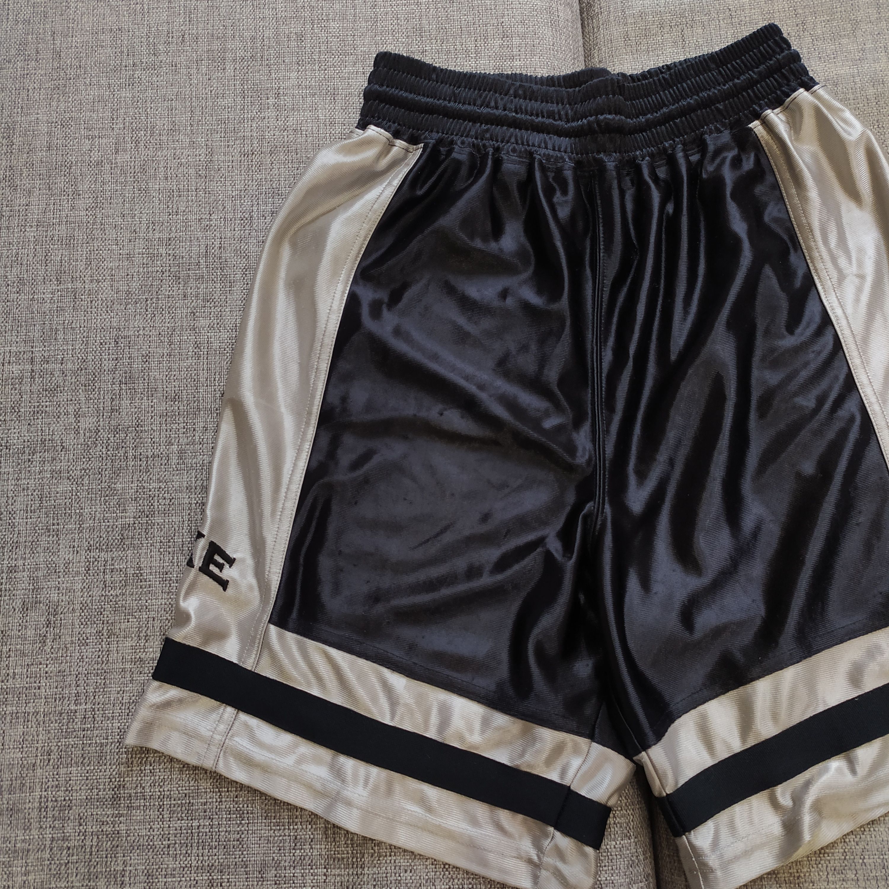 Nike × Vintage Vintage Y2K Nike Swoosh Basketball NBA style dri-fit shorts Size US 30 / EU 46 - 2 Thumbnail