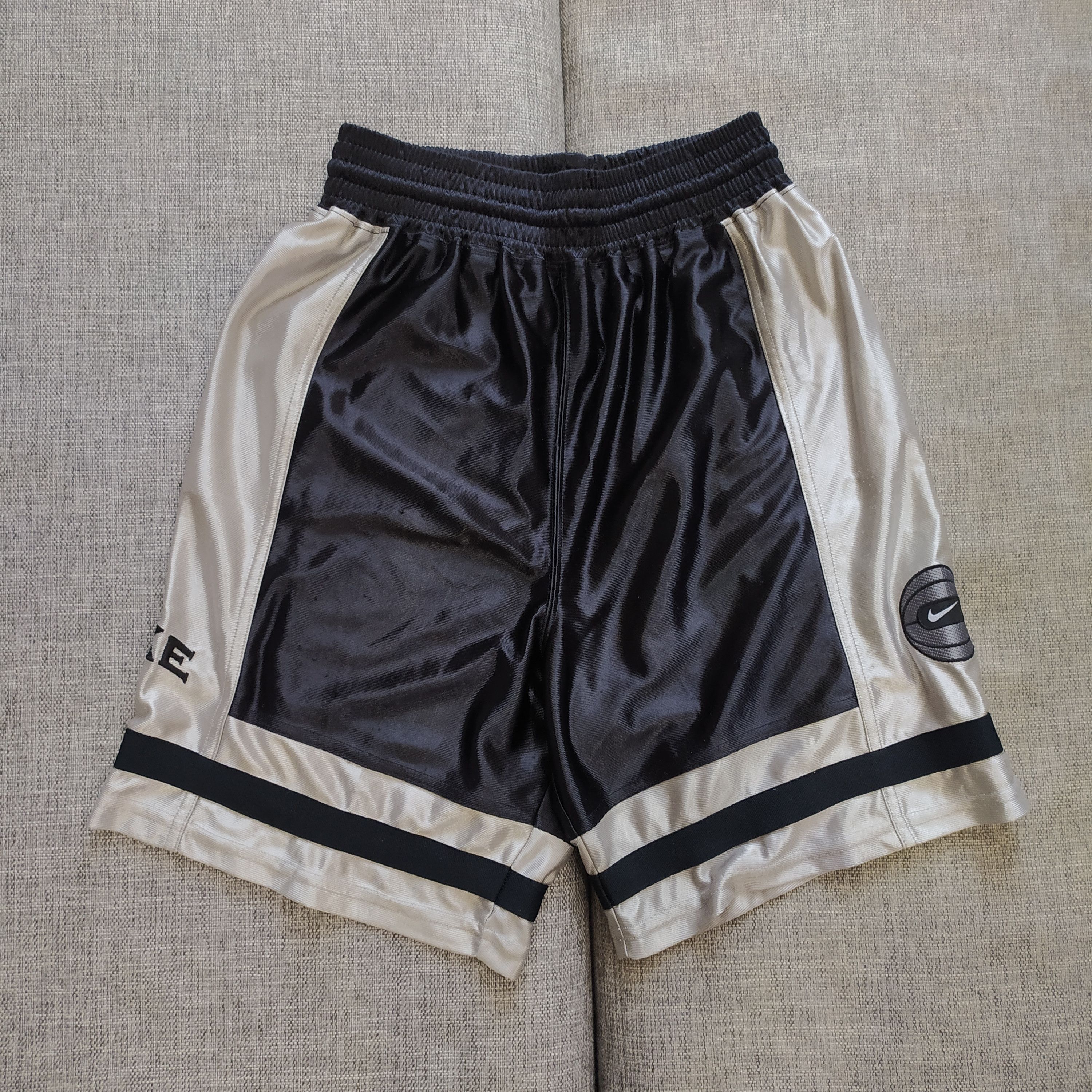 Nike × Vintage Vintage Y2K Nike Swoosh Basketball NBA style dri-fit shorts Size US 30 / EU 46 - 1 Thumbnail