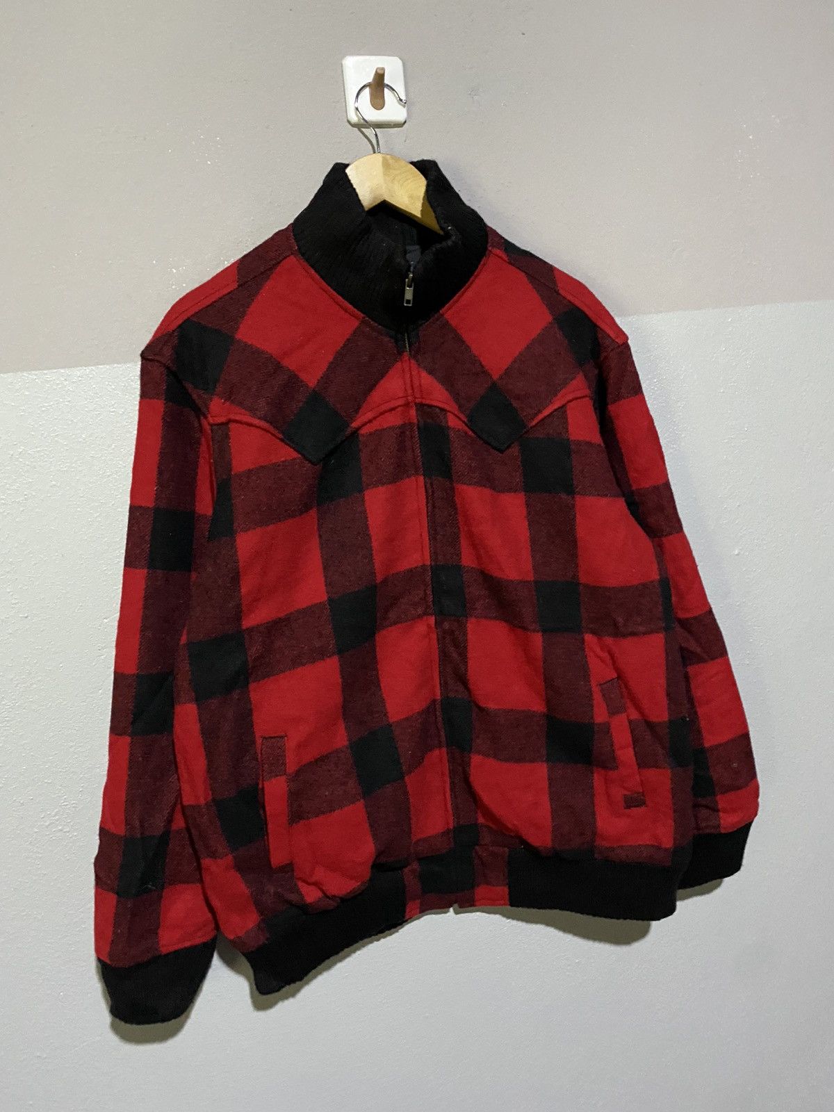 Vintage × Woolrich Woolen Mills Woolrich Red Buffalo Plaid Wool Jacket Vintage Outdoor Wear Size US L / EU 52-54 / 3 - 3 Thumbnail