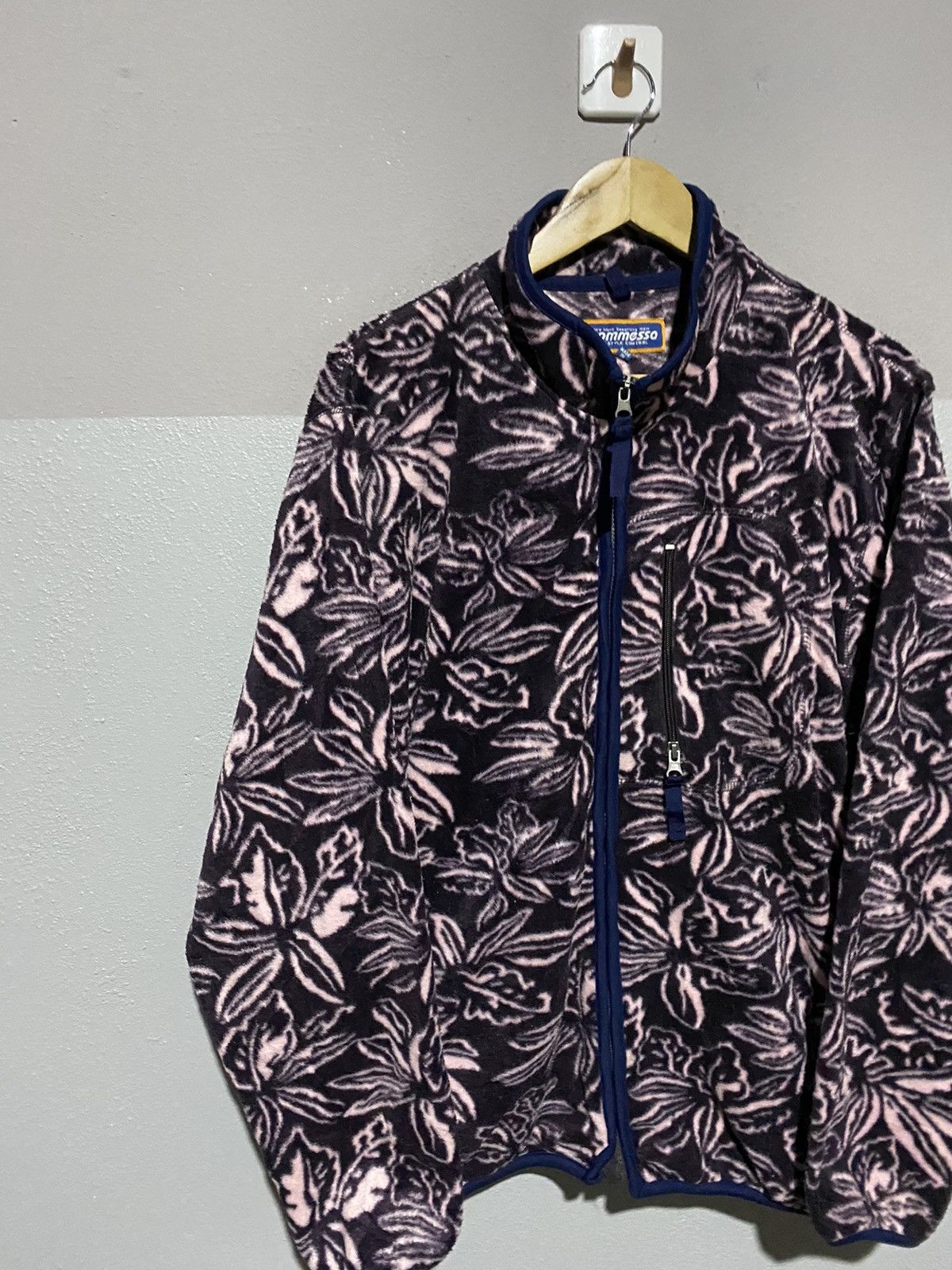 Japanese Brand 🔥SALE🔥SCOMMESSA FLEECE FLOWER MOTIFS Size US L / EU 52-54 / 3 - 4 Thumbnail