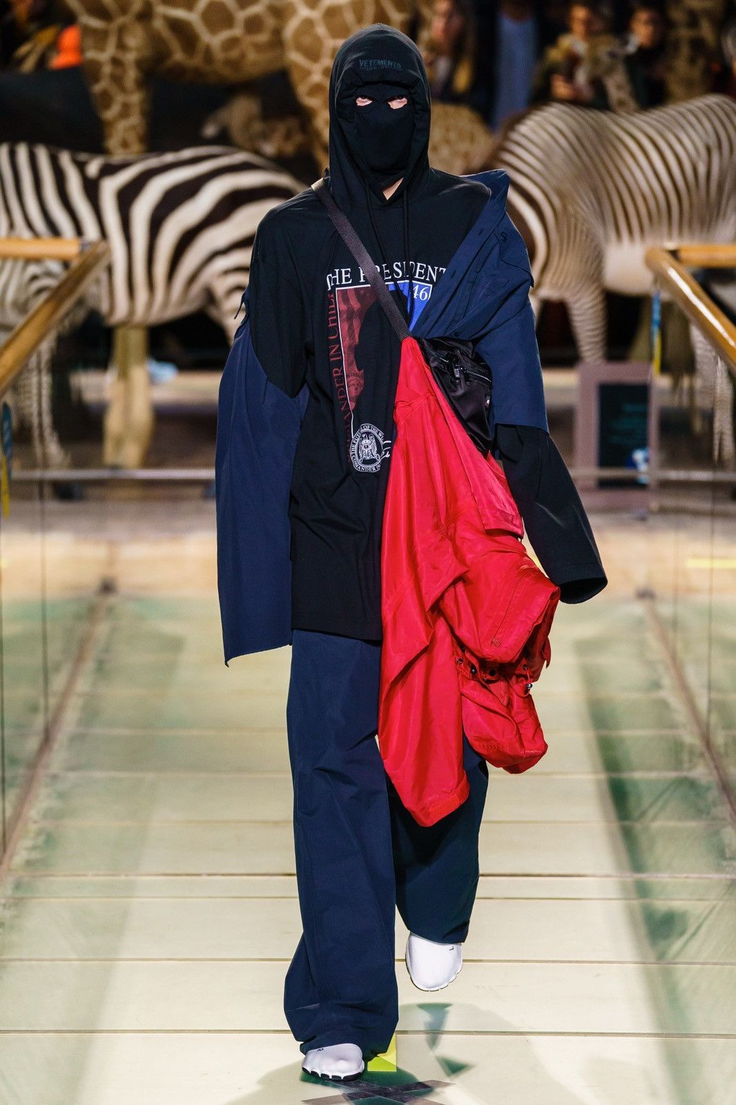 Vetements (BNWT*)Vetements 19fw runway maskhooded president sweatshirt Size US S / EU 44-46 / 1 - 2 Thumbnail