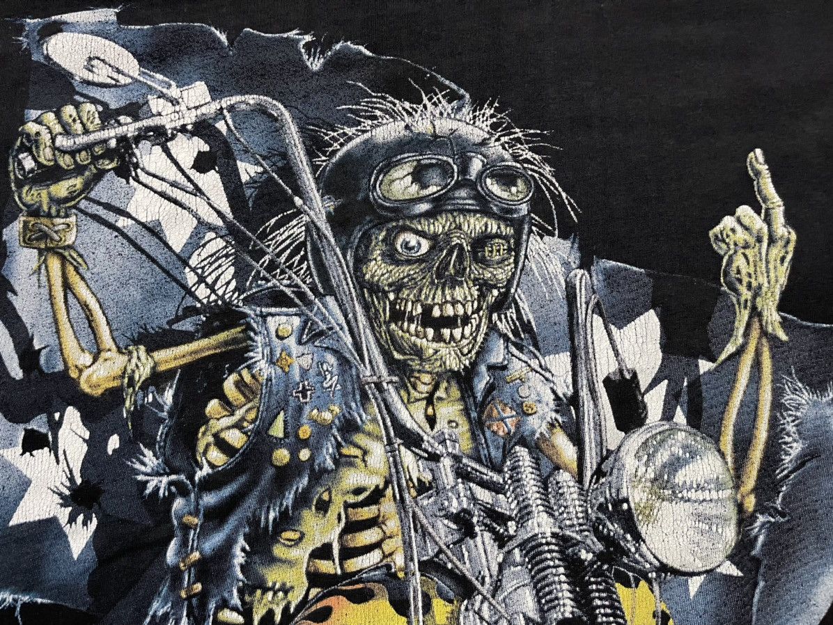 Vintage 90s Vintage planet earth skeleton t-shirt Size US L / EU 52-54 / 3 - 2 Thumbnail