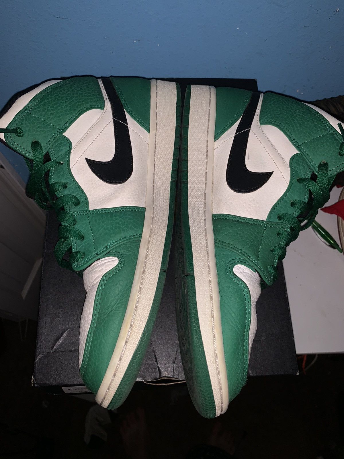 Jordan Brand Air Jordan 1 Mid Pine Green Size US 11.5 / EU 44-45 - 3 Thumbnail