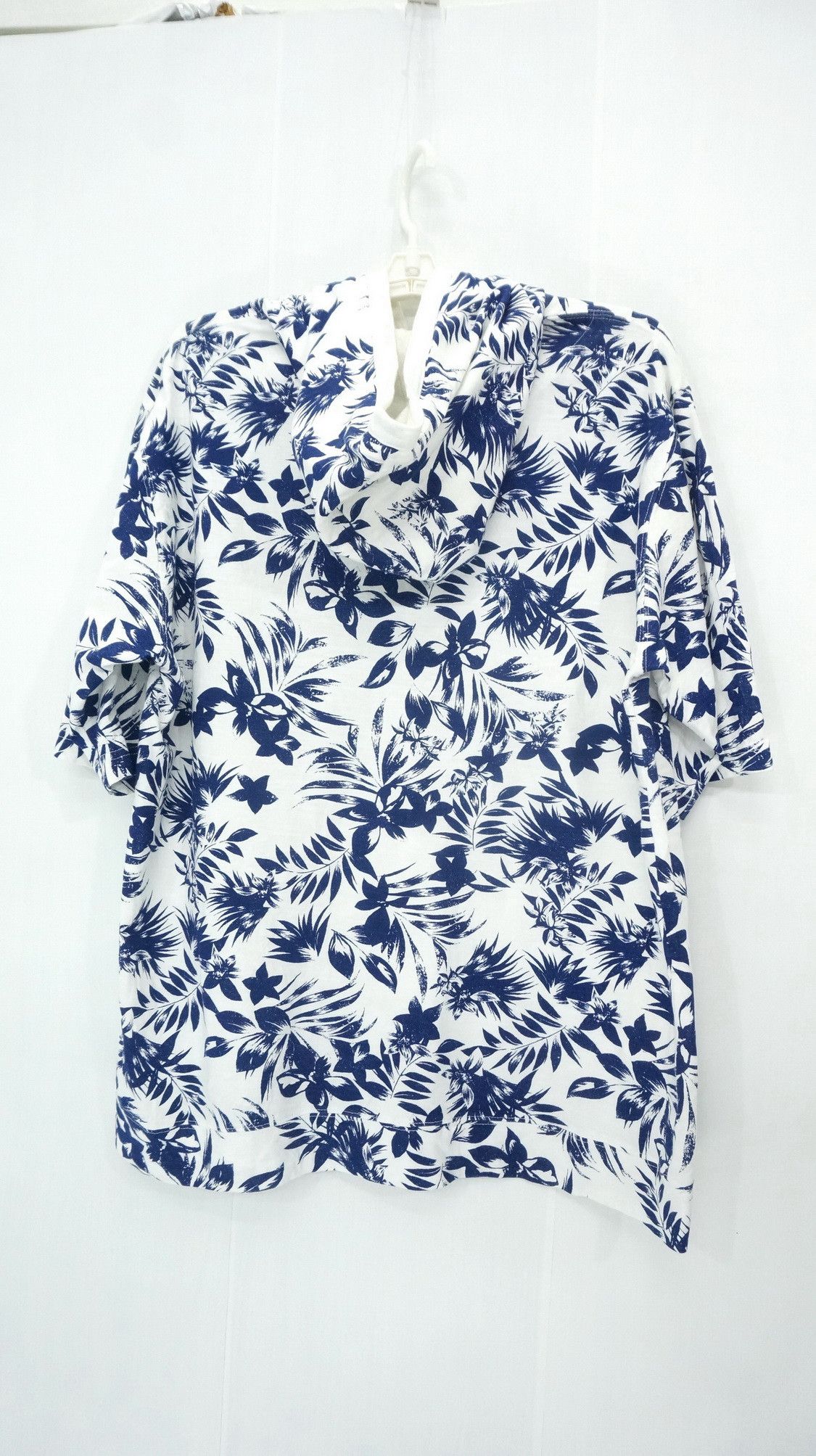 Japanese Brand ILLS California Styling Floral Hoodie Short Sleeve T-Shirt Size US L / EU 52-54 / 3 - 5 Thumbnail