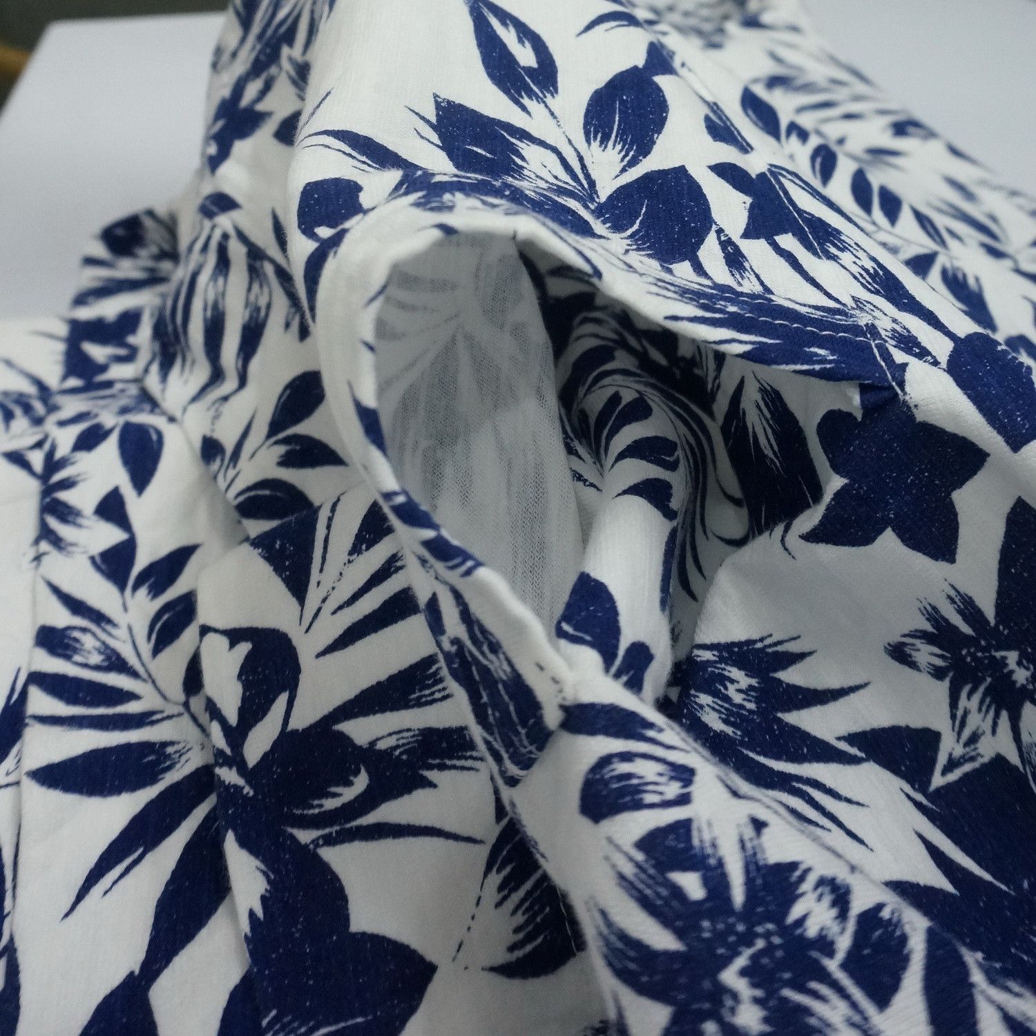 Japanese Brand ILLS California Styling Floral Hoodie Short Sleeve T-Shirt Size US L / EU 52-54 / 3 - 12 Thumbnail
