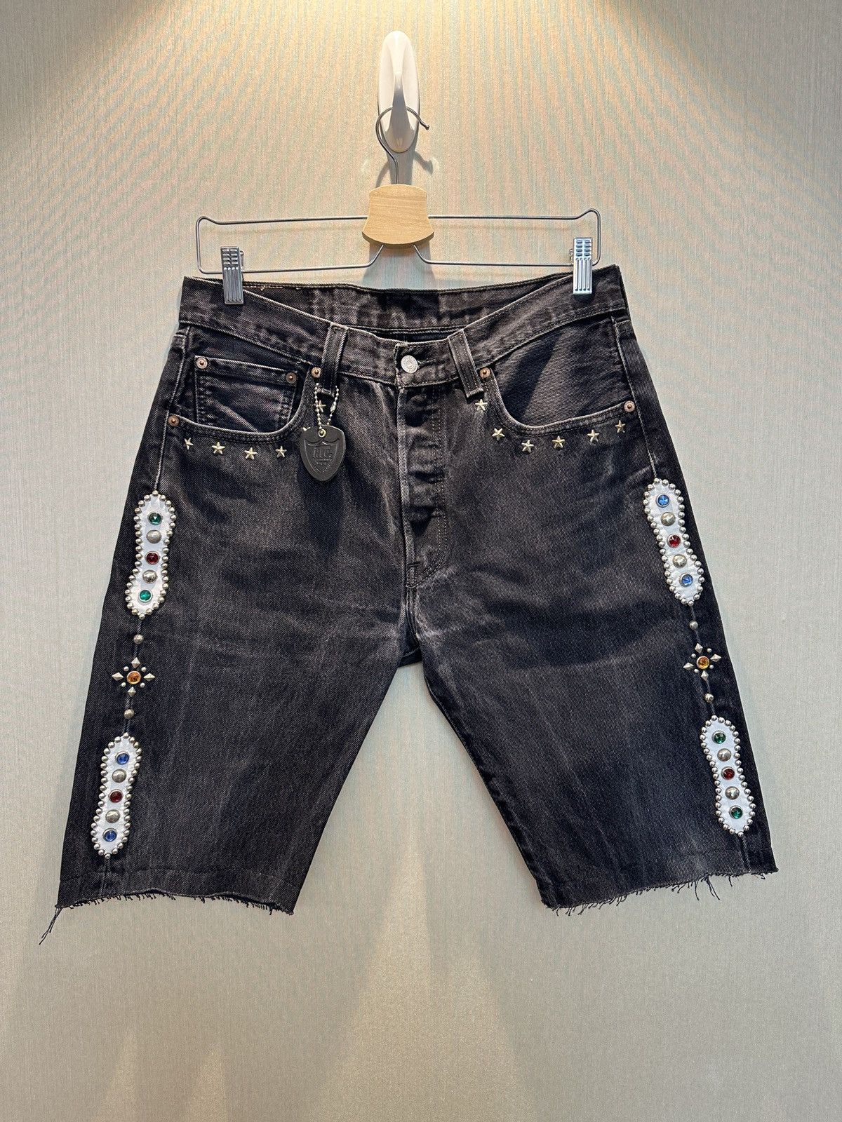 Hollywood Trading Company HTC IrregulaR HUMBLE Gemstone Studded Vintage Levi’s Shorts Size US 32 / EU 48 - 1 Thumbnail