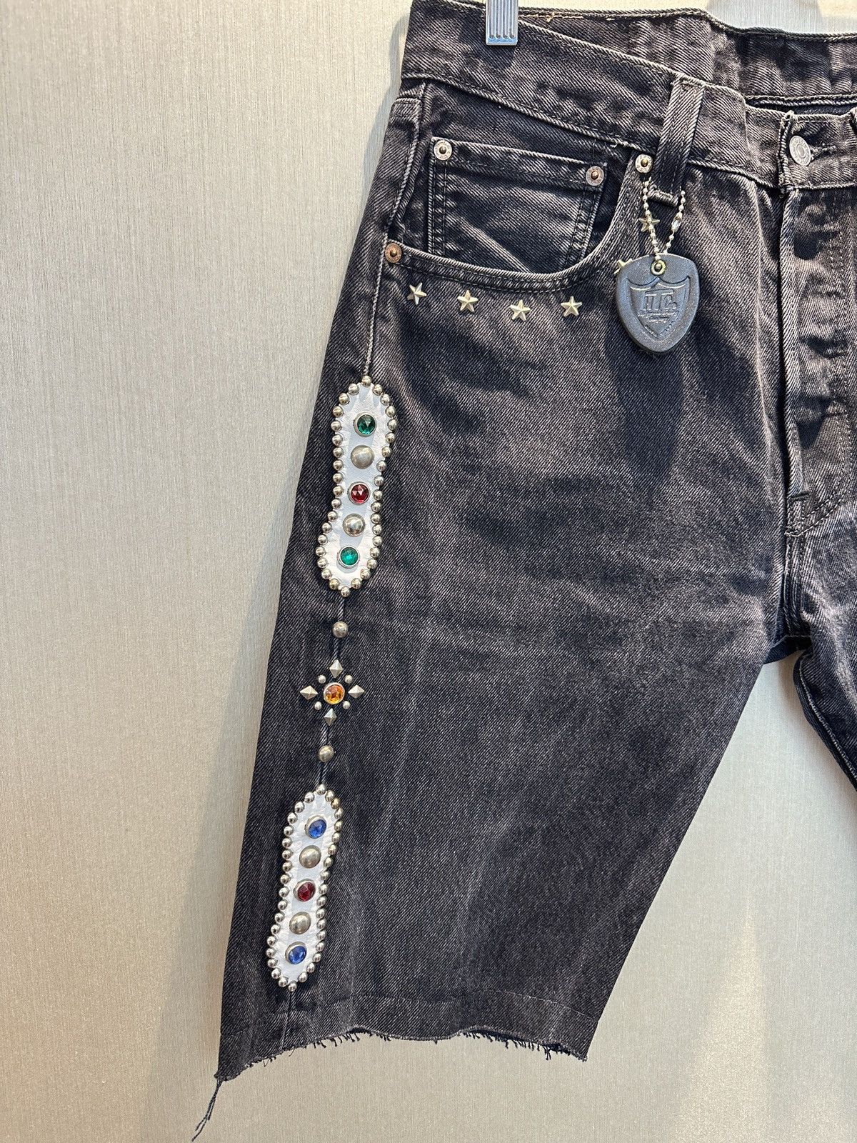 Hollywood Trading Company HTC IrregulaR HUMBLE Gemstone Studded Vintage Levi’s Shorts Size US 32 / EU 48 - 4 Thumbnail