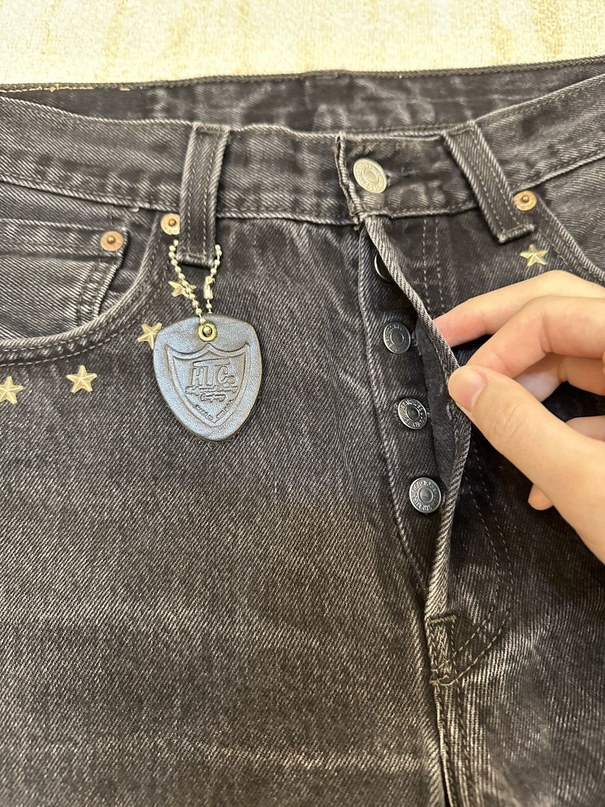 Hollywood Trading Company HTC IrregulaR HUMBLE Gemstone Studded Vintage Levi’s Shorts Size US 32 / EU 48 - 8 Thumbnail