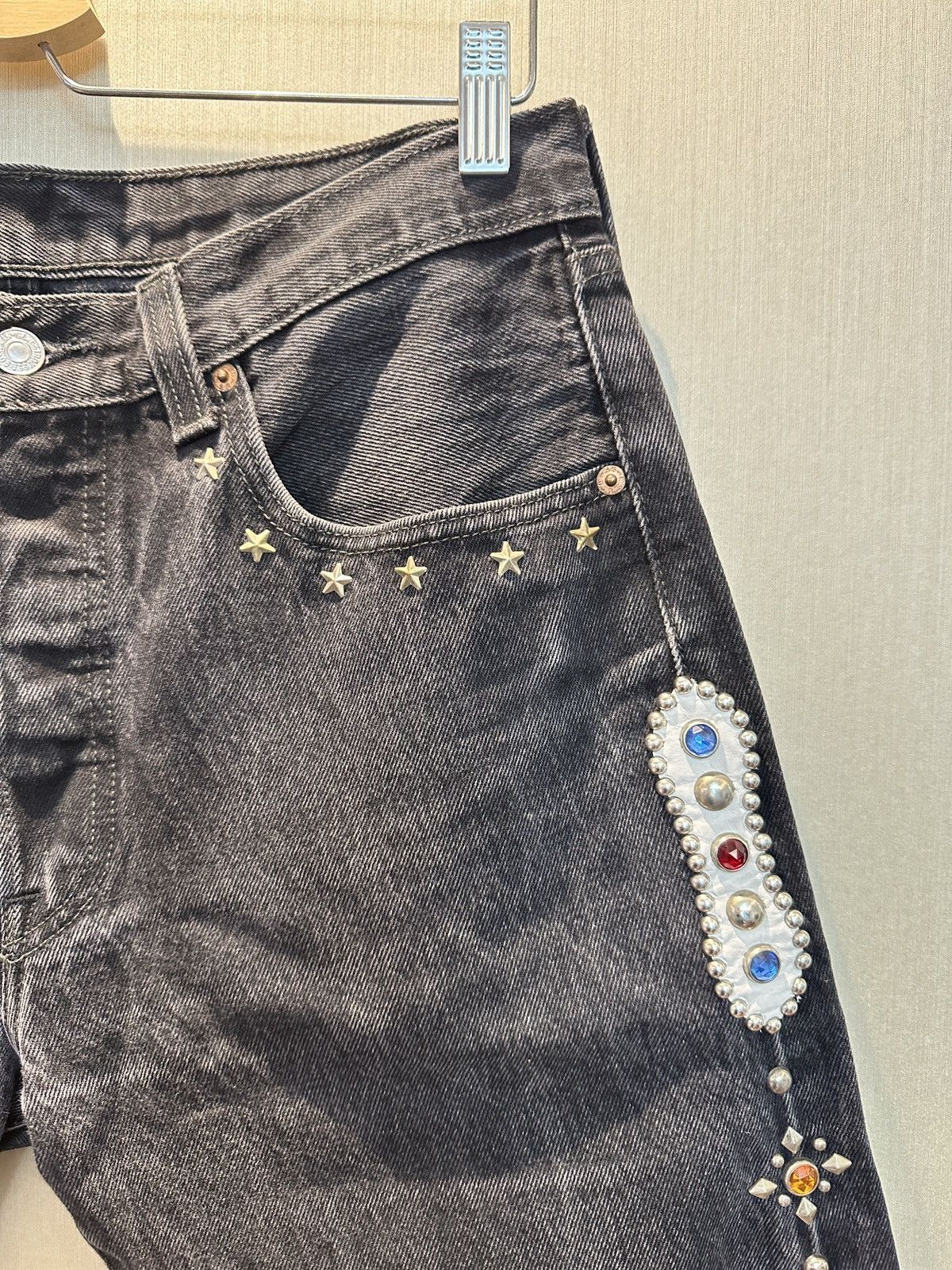 Hollywood Trading Company HTC IrregulaR HUMBLE Gemstone Studded Vintage Levi’s Shorts Size US 32 / EU 48 - 3 Thumbnail