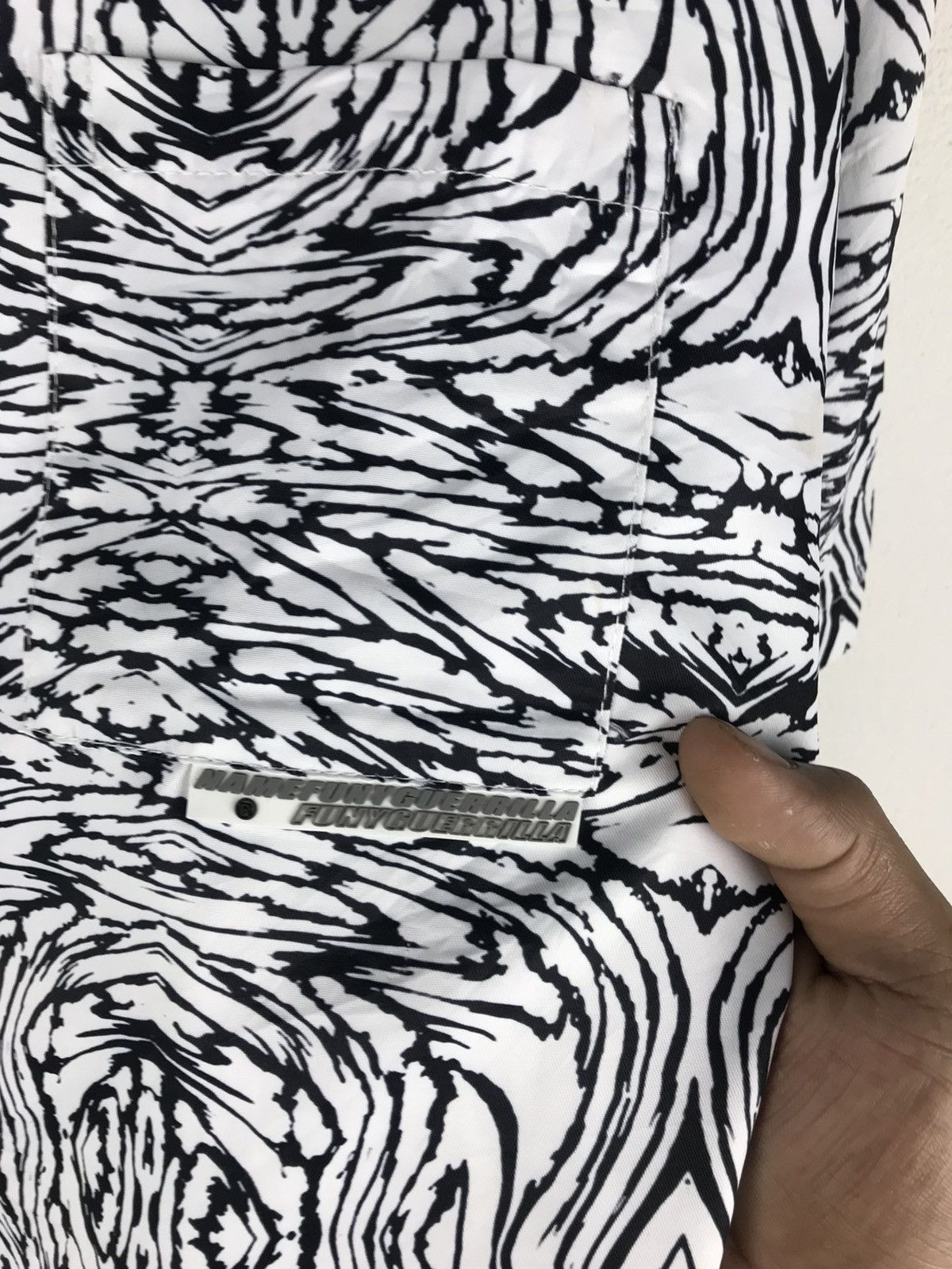 Designer × Japanese Brand 🔥SALE🔥NAME FUNY GUERRILLA BUTTON UPS SHIRT Size US L / EU 52-54 / 3 - 7 Thumbnail