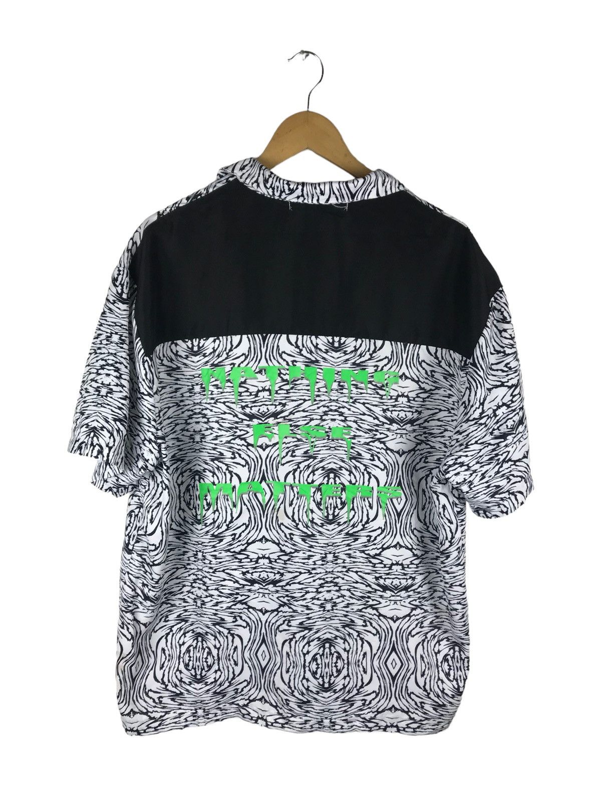 Designer × Japanese Brand 🔥SALE🔥NAME FUNY GUERRILLA BUTTON UPS SHIRT Size US L / EU 52-54 / 3 - 2 Thumbnail