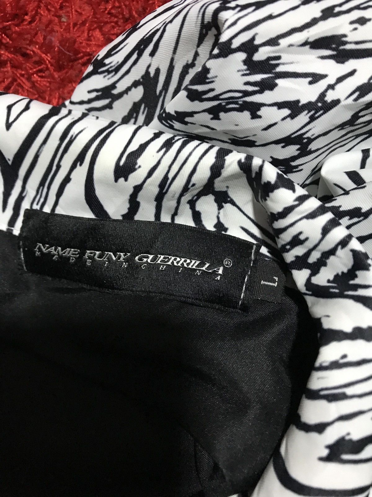 Designer × Japanese Brand 🔥SALE🔥NAME FUNY GUERRILLA BUTTON UPS SHIRT Size US L / EU 52-54 / 3 - 8 Thumbnail