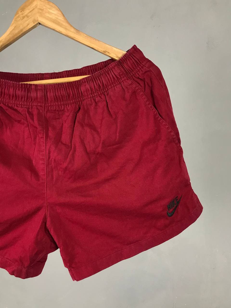 Vintage Nike vintage swoosh streetwear red shorts Size US 32 / EU 48 - 2 Thumbnail