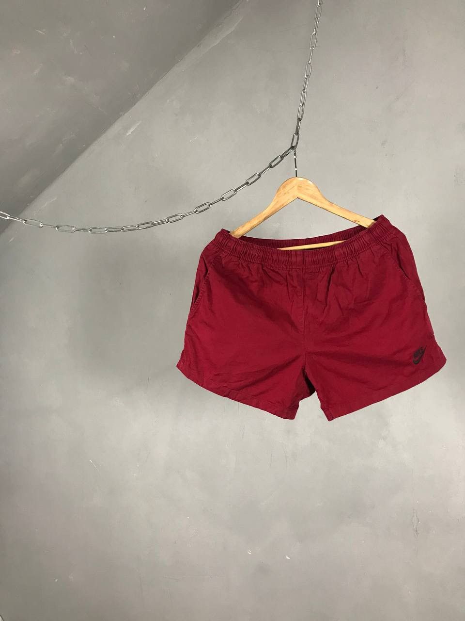 Vintage Nike vintage swoosh streetwear red shorts Size US 32 / EU 48 - 1 Thumbnail