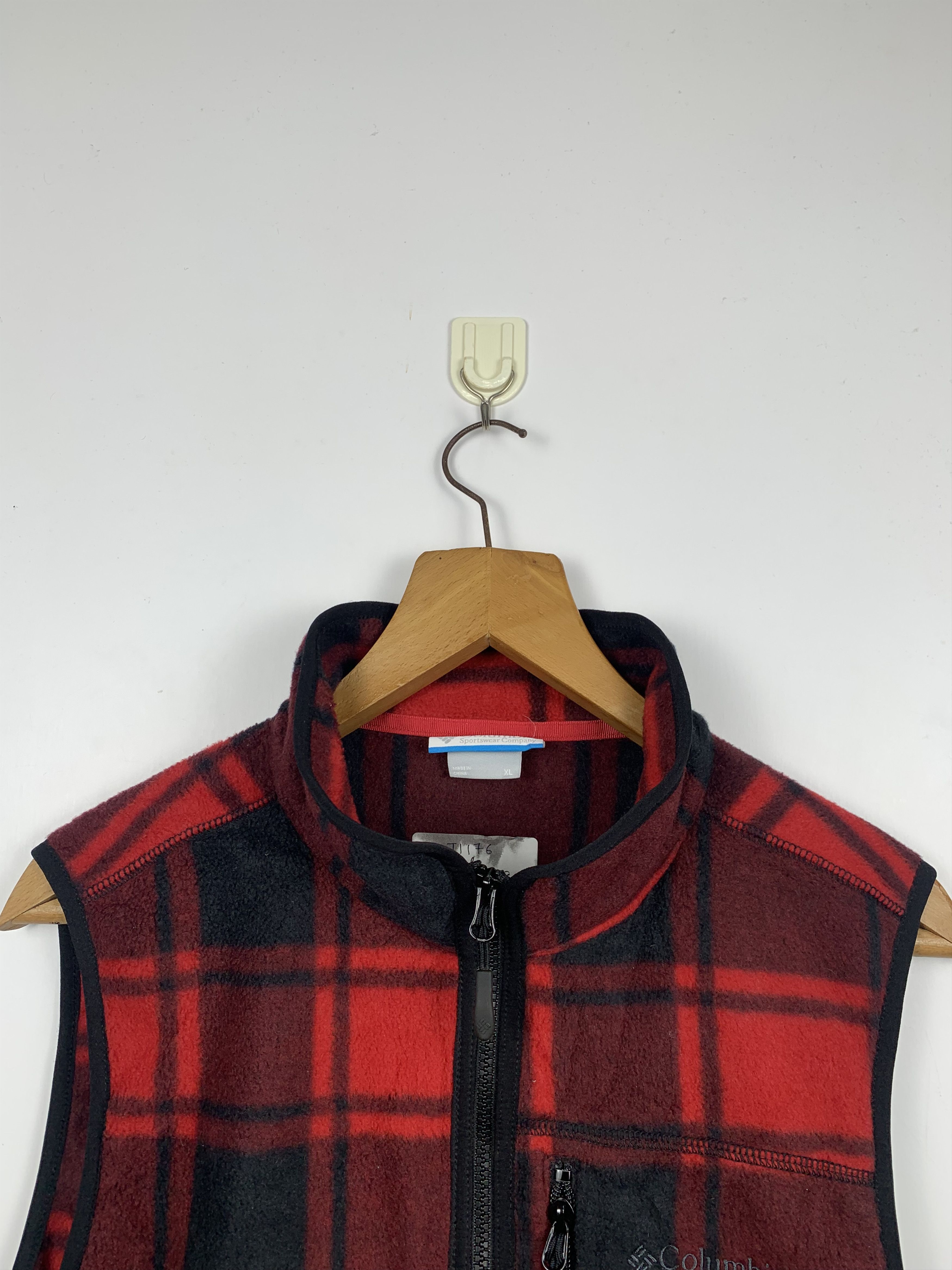 Columbia Vintage Columbia Shadow Plaid Red Vest Jacket J1176 Size US XL / EU 56 / 4 - 3 Thumbnail