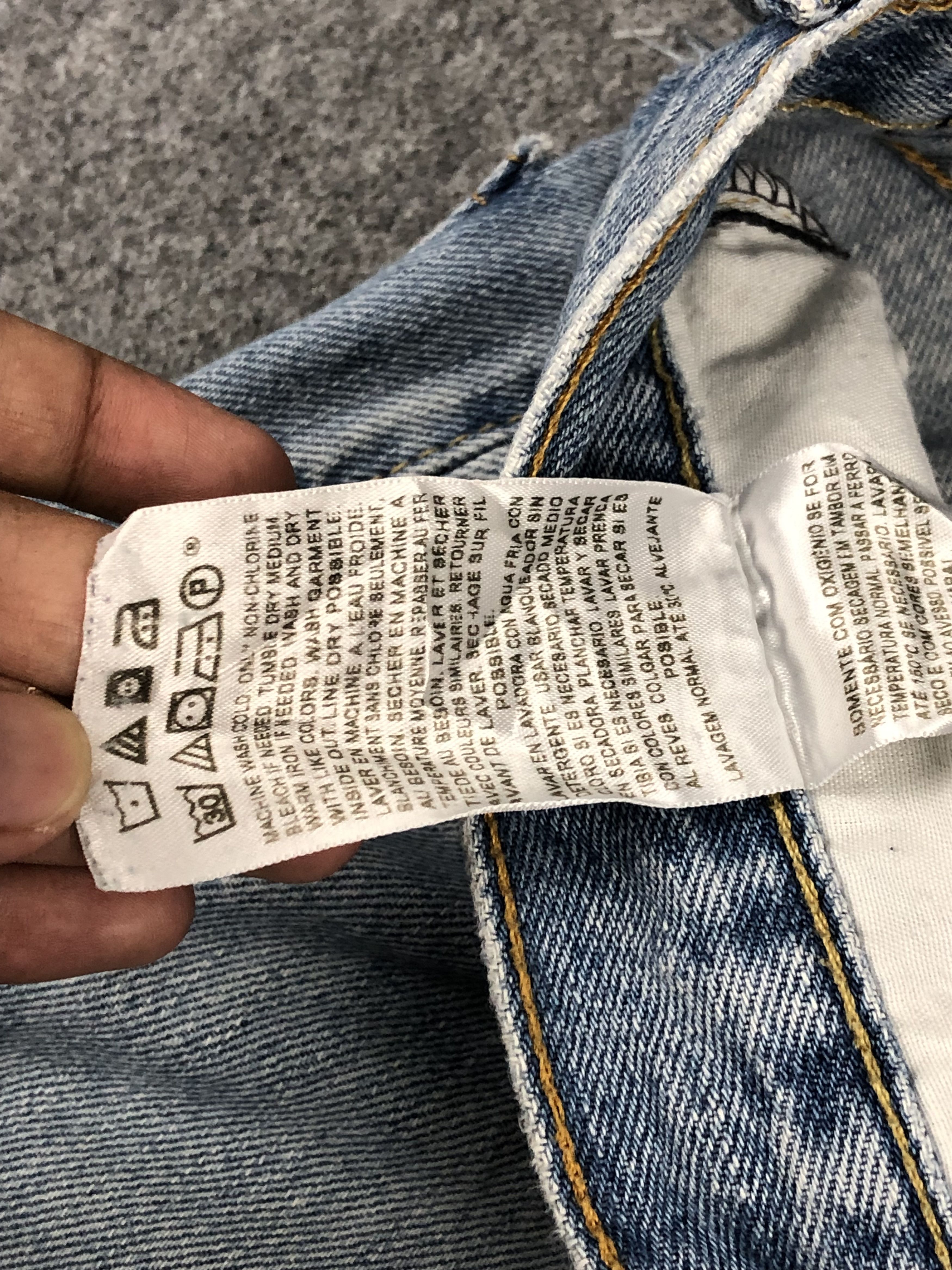 Levi's Vintage Levis 550 Light Wash Jeans DP1670 Size US 33 - 8 Thumbnail