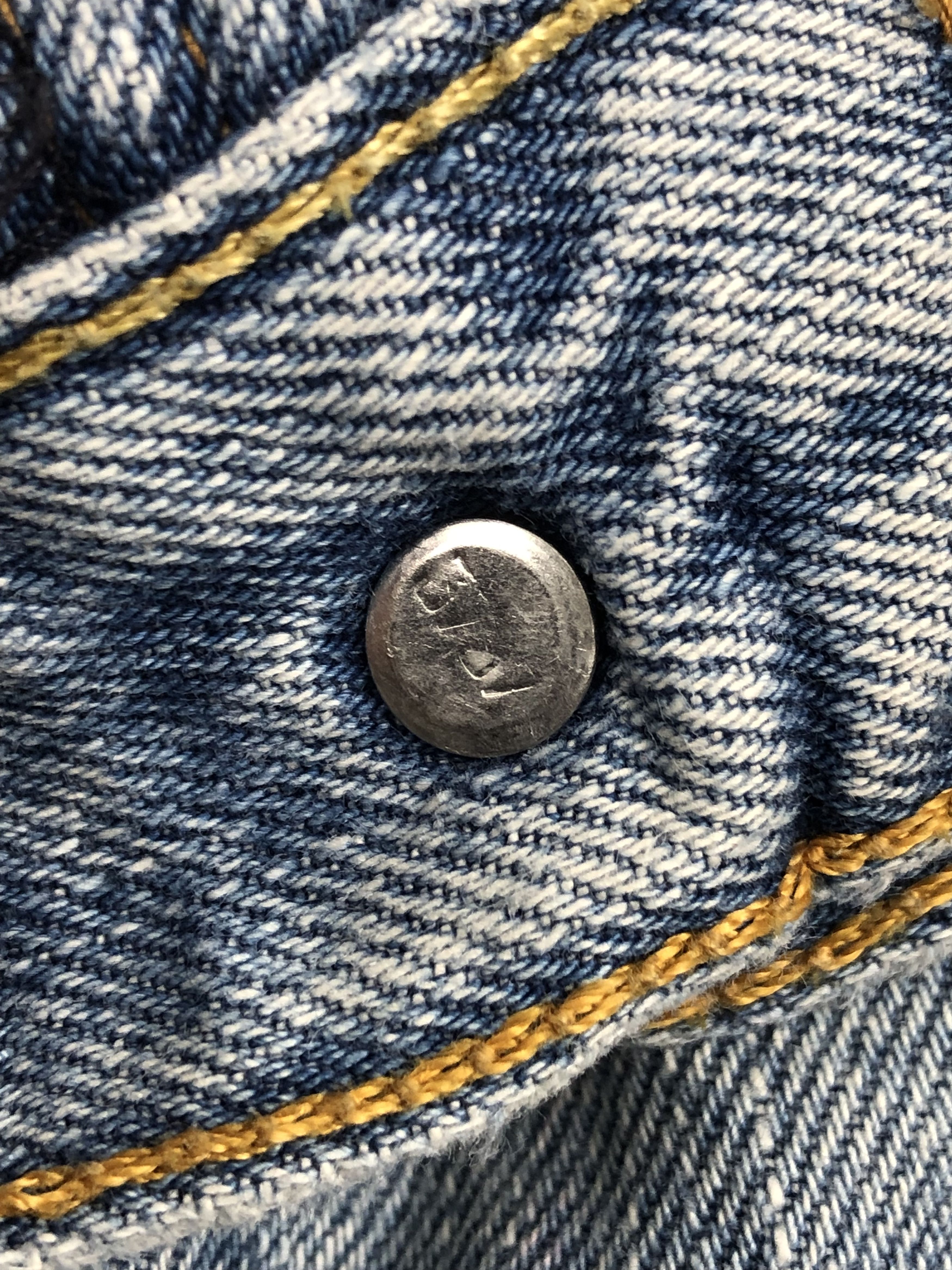 Levi's Vintage Levis 550 Light Wash Jeans DP1670 Size US 33 - 12 Thumbnail