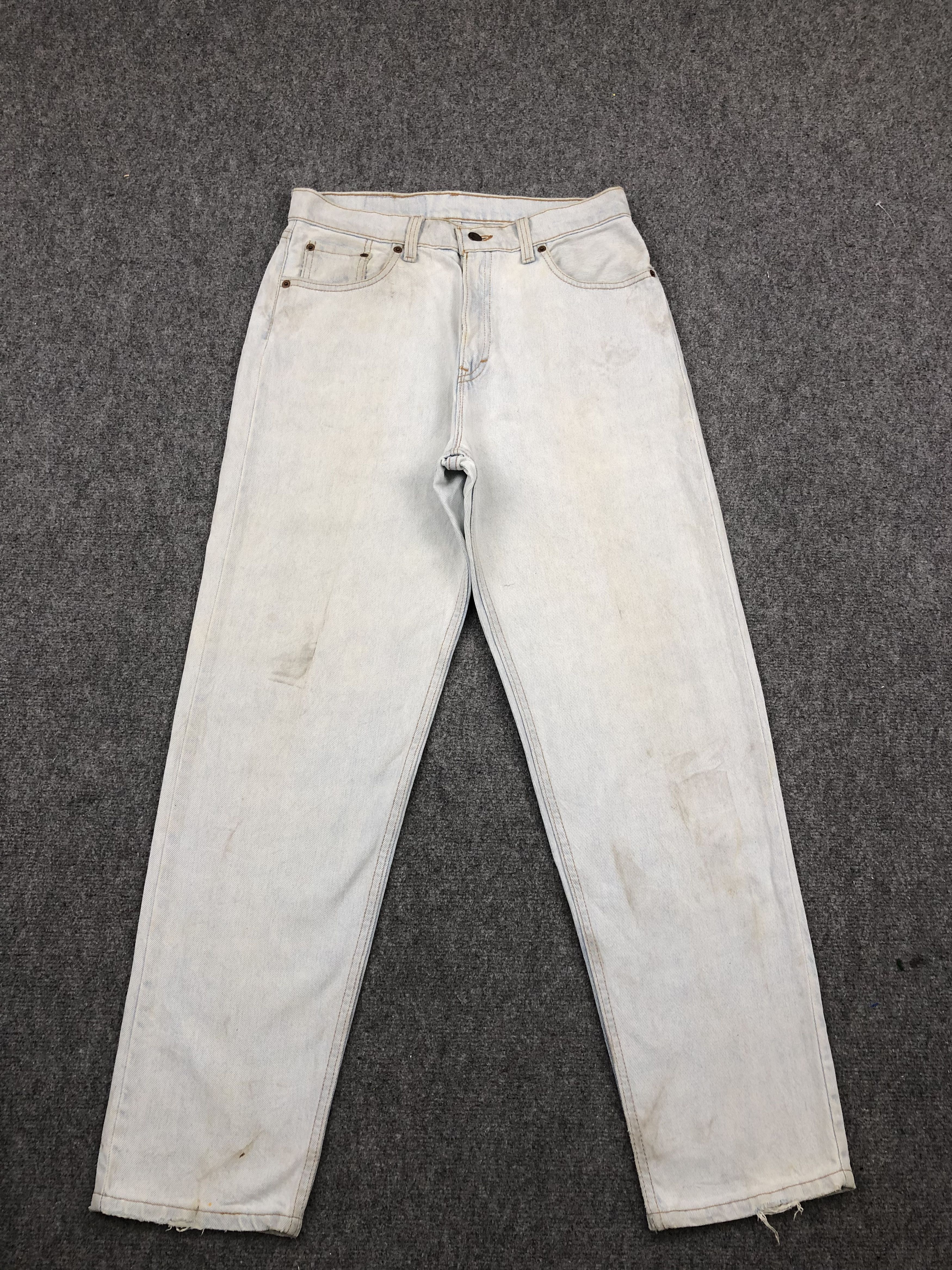 image of 90's Levis 560 Light Wash Jeans in Blue Denim, Men's (Size 32)