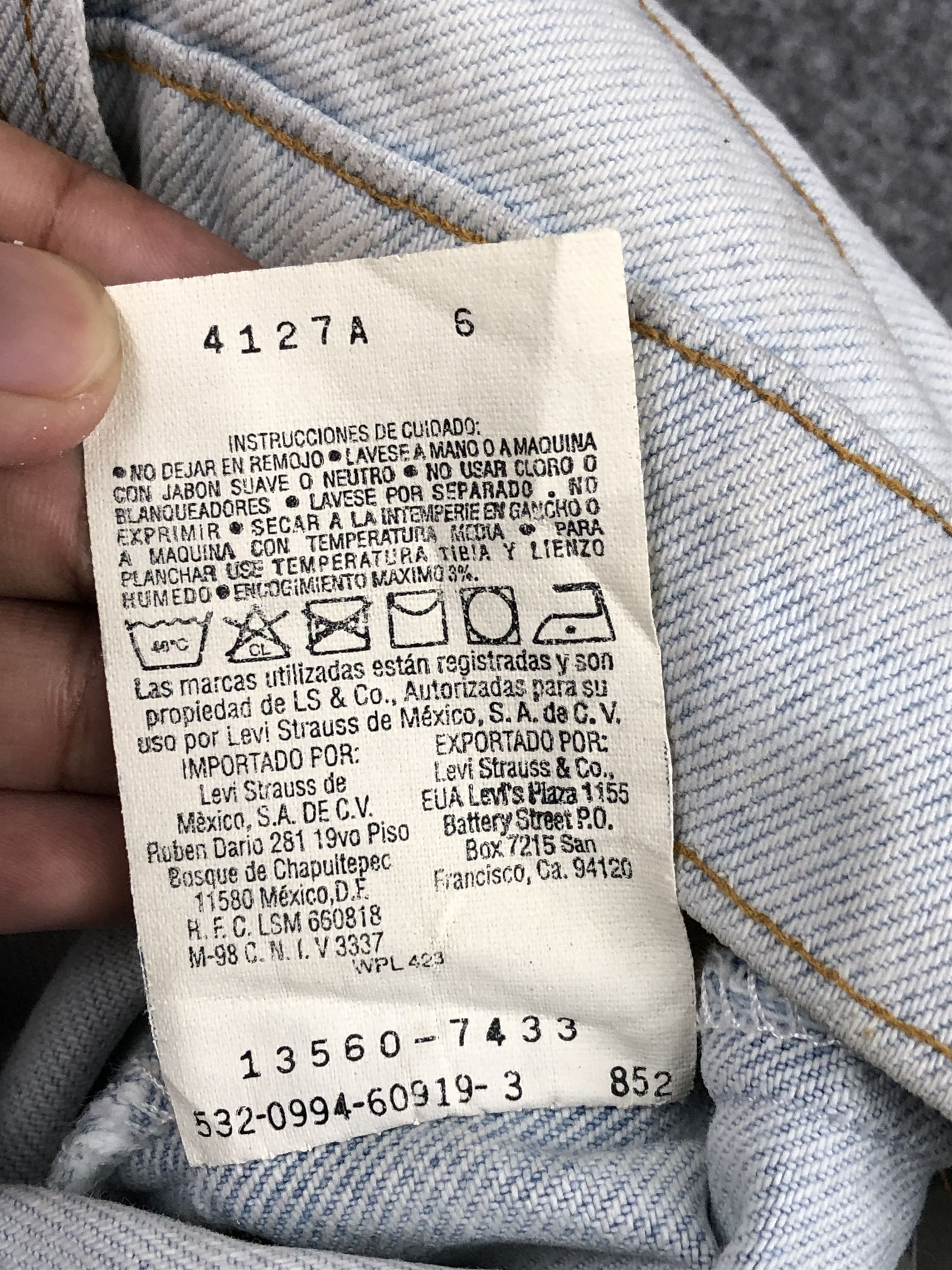 Levi's Vintage 90s Levis 560 Light Wash Jeans DP1668 Size US 32 / EU 48 - 7 Thumbnail