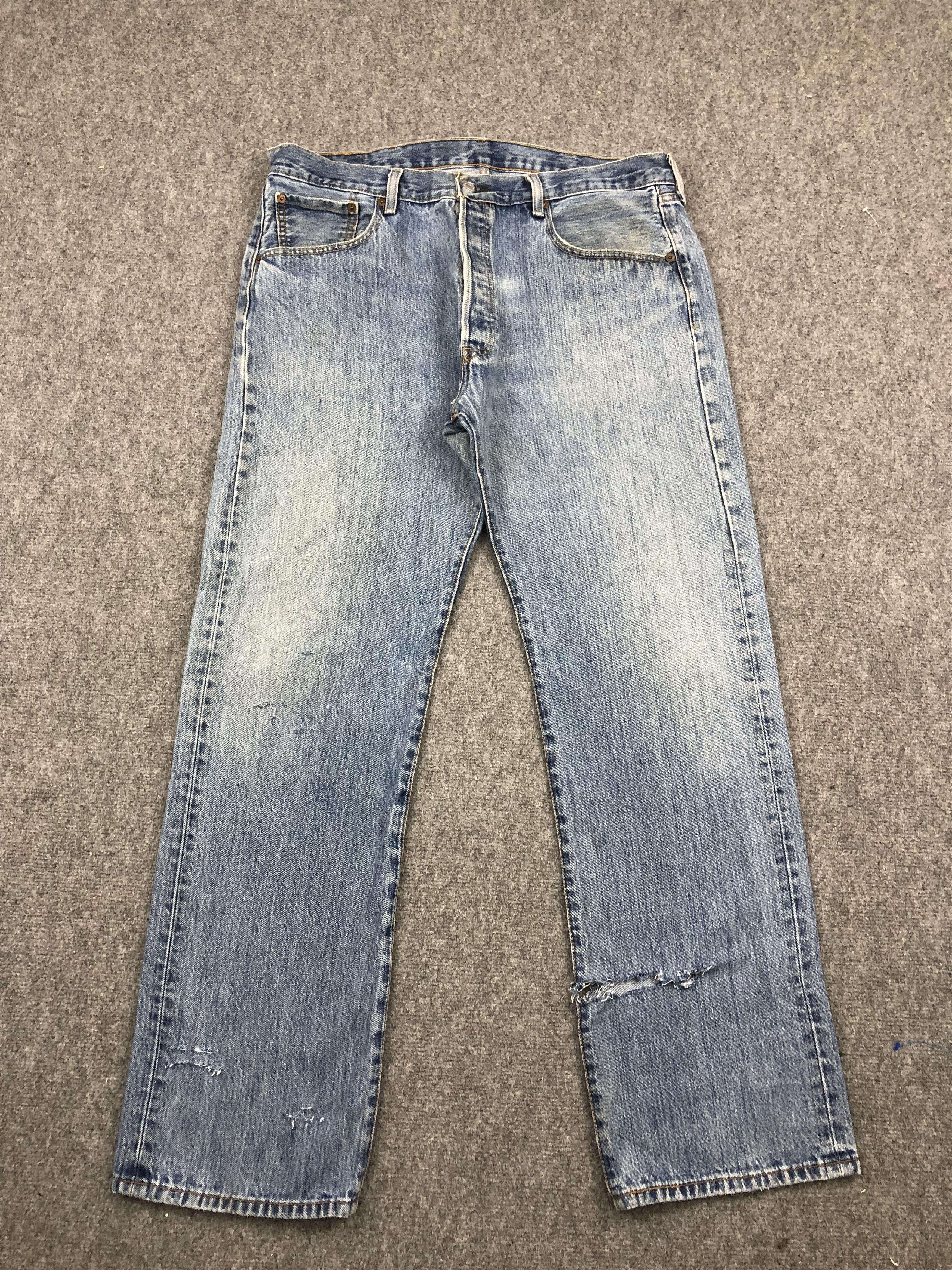 Levi's Vintage Levis 501 Light Blue Jeans DP1664 Size US 38 / EU 54 - 1 Thumbnail