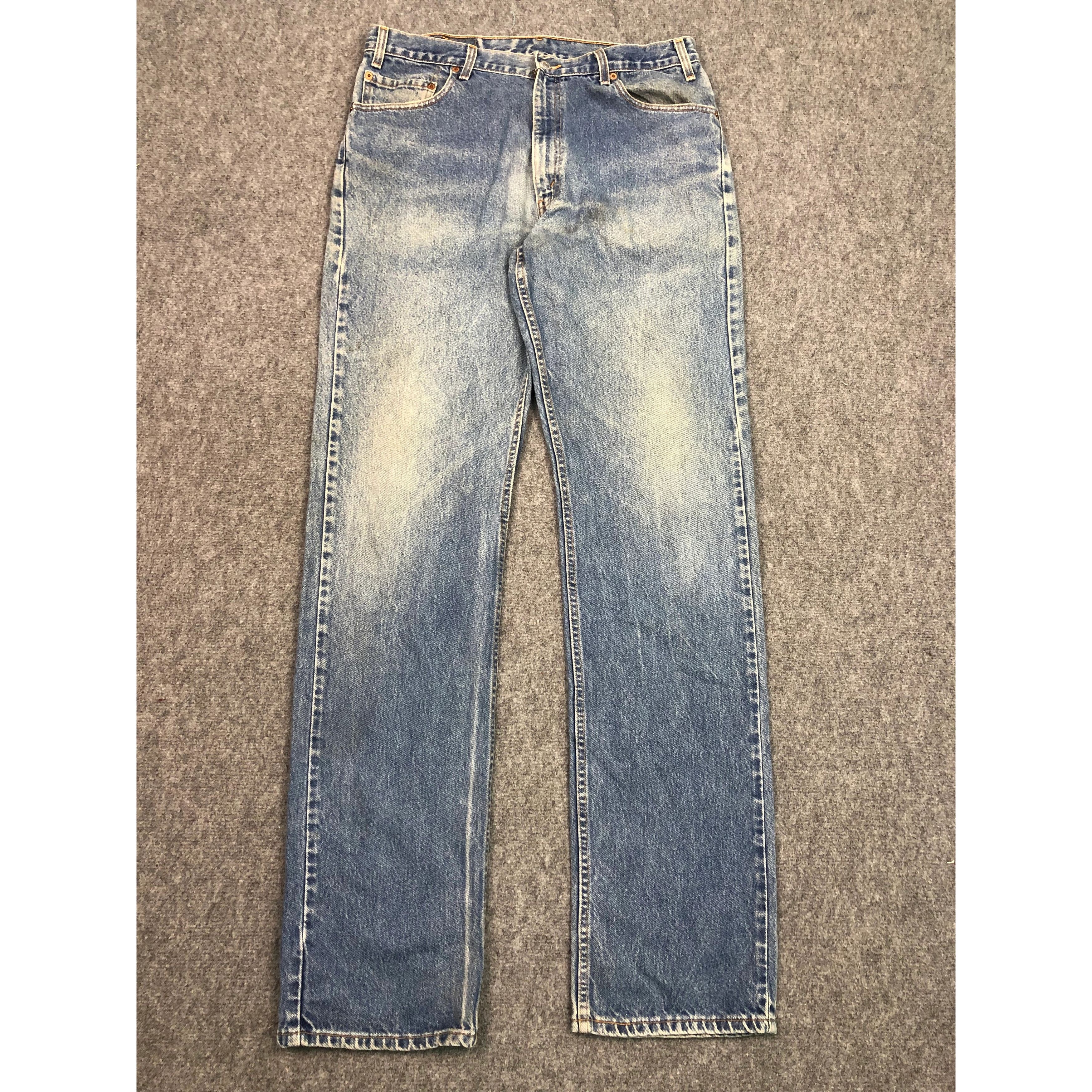 image of 90's Levis 505 Lightwash Jeans in Light Blue Jeans, Men's (Size 37)