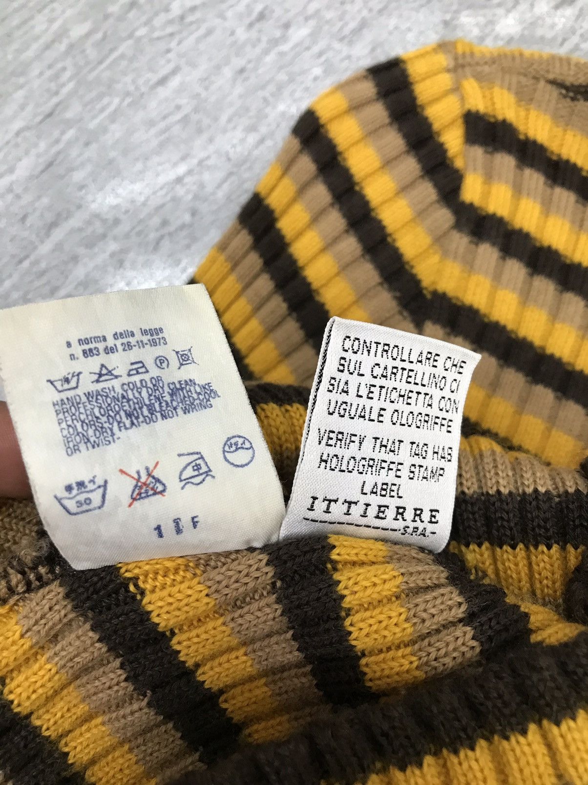 Dolce & Gabbana × Vintage (551) Dolce and gabbana Size S / US 4 / IT 40 - 6 Thumbnail