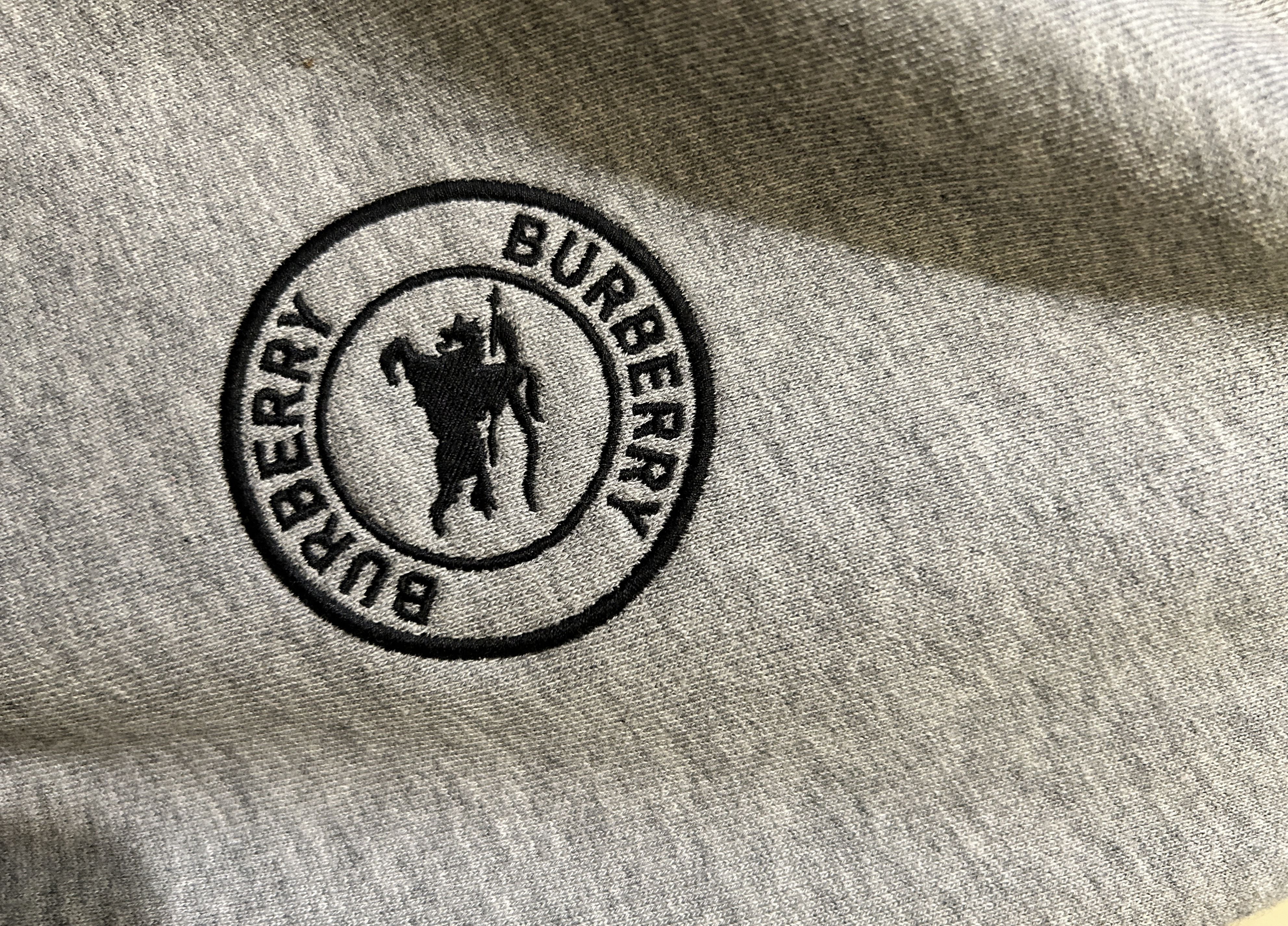 Burberry Burberry London Grey Emboidered patch sweatpants Size US 30 / EU 46 - 2 Thumbnail
