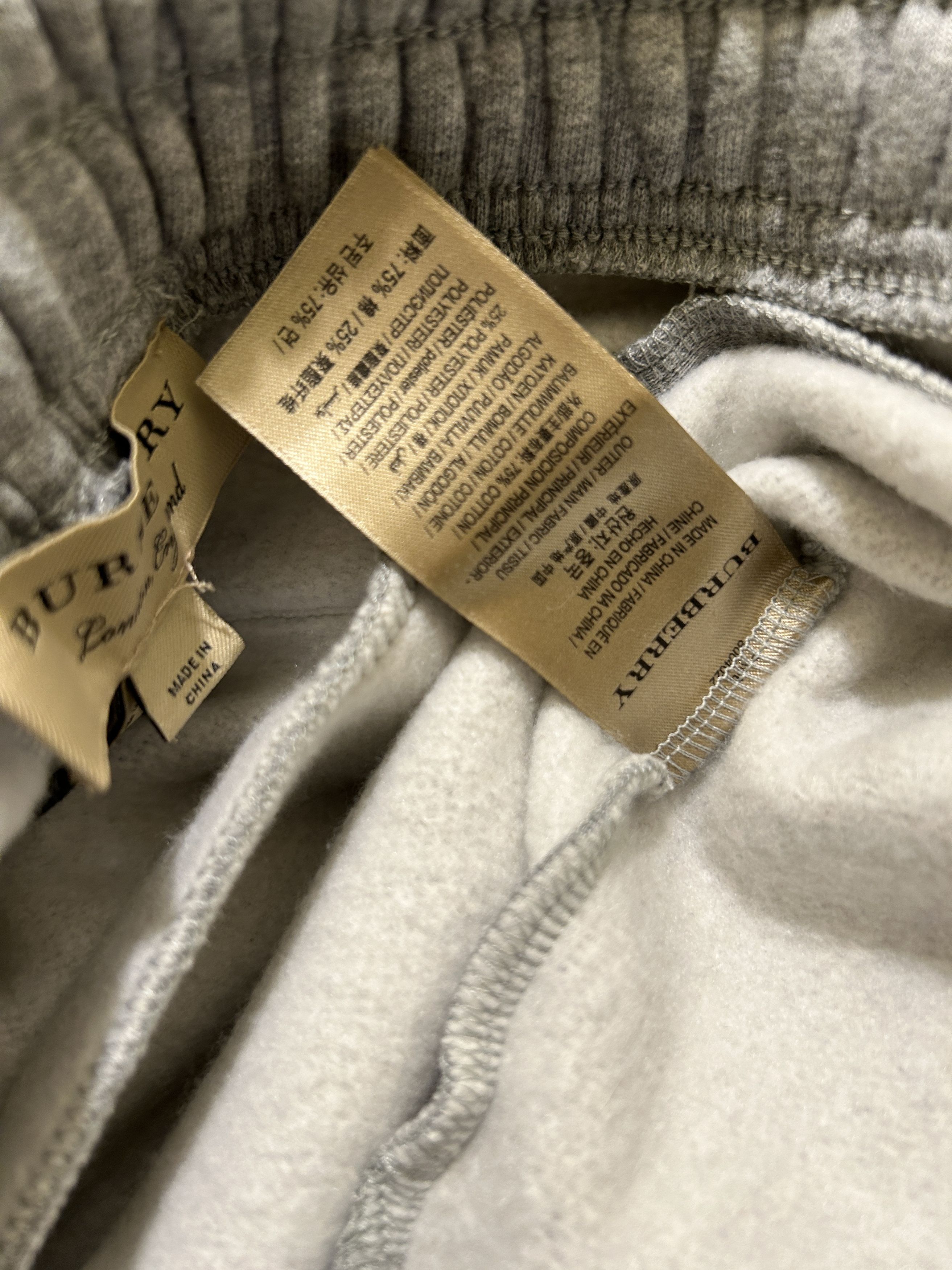 Burberry Burberry London Grey Emboidered patch sweatpants Size US 30 / EU 46 - 11 Thumbnail