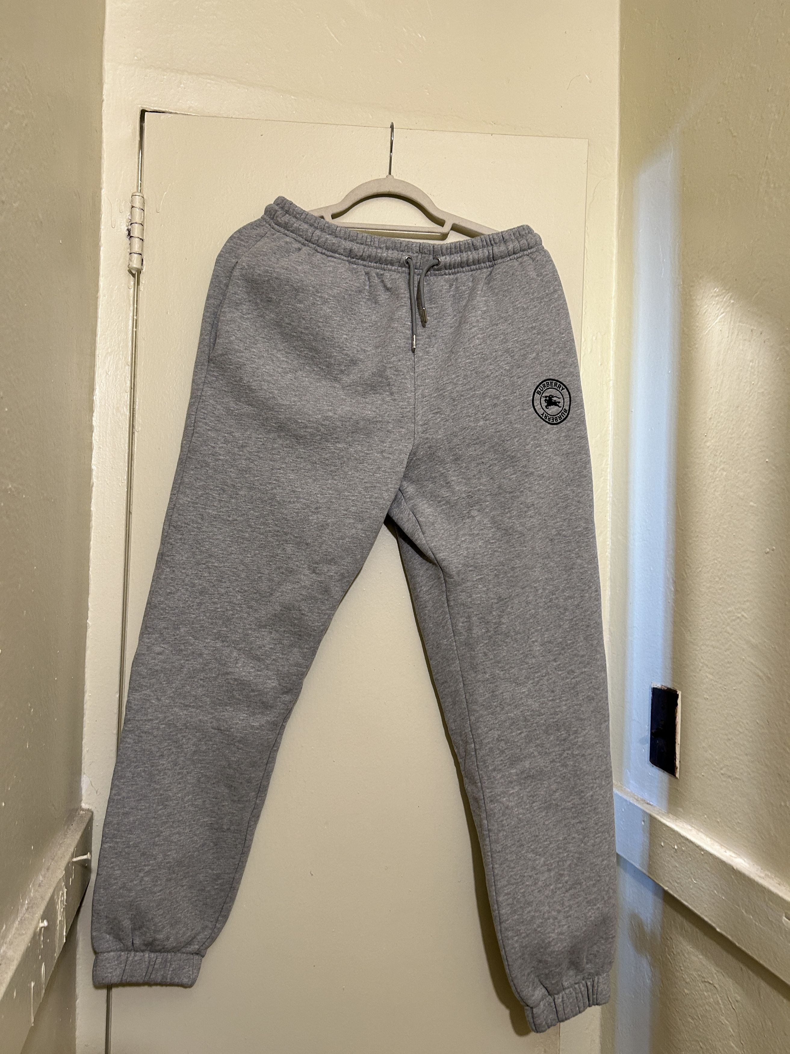 Burberry Burberry London Grey Emboidered patch sweatpants Size US 30 / EU 46 - 1 Thumbnail