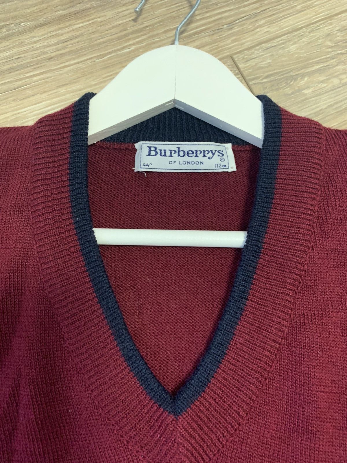Burberry × Vintage v-neck sweater Burberry’s Size US M / EU 48-50 / 2 - 4 Thumbnail