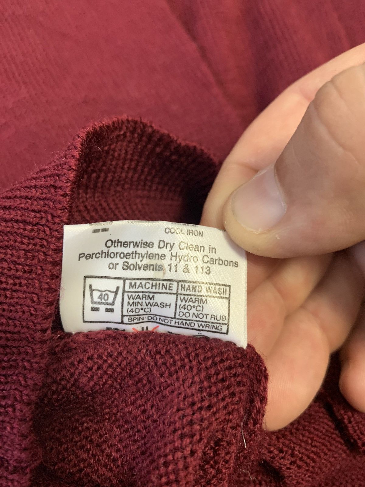 Burberry × Vintage v-neck sweater Burberry’s Size US M / EU 48-50 / 2 - 7 Thumbnail
