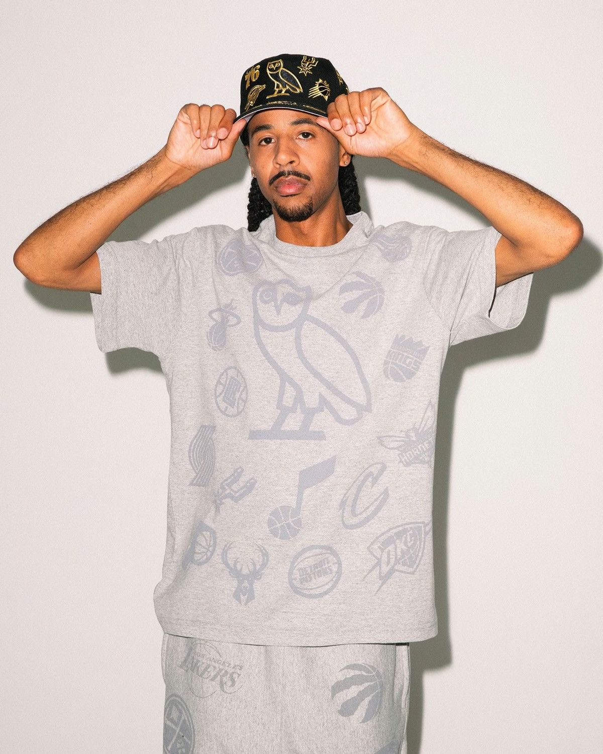 Drake OVO X NBA TEAM ICONS OG OWL T-SHIRT TEE 2022 Size US L / EU 52-54 / 3 - 4 Thumbnail