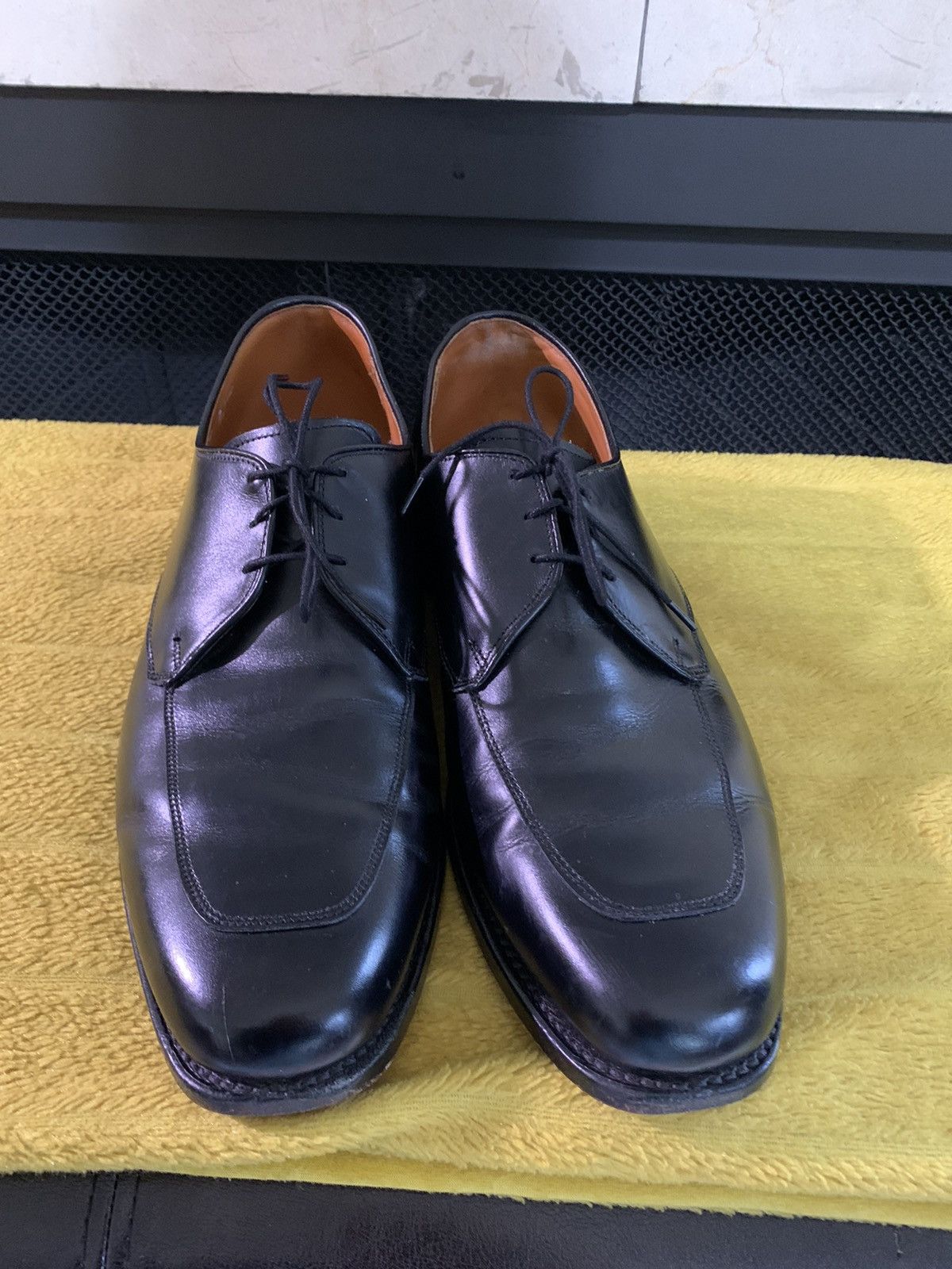 Burton model leather derby dress shoes