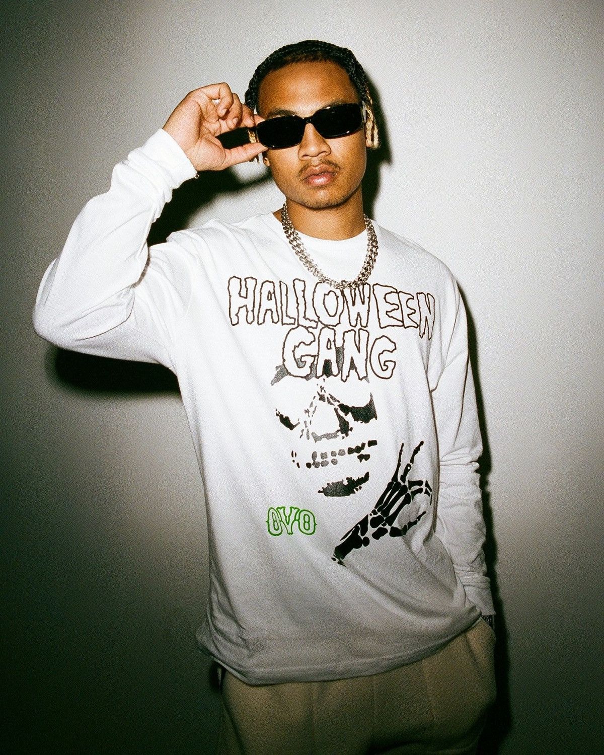 Drake OVO HALLOWEEN GANG GLOW IN THE DARK LONGSLEEVE T-SHIRT Size US XL / EU 56 / 4 - 3 Thumbnail
