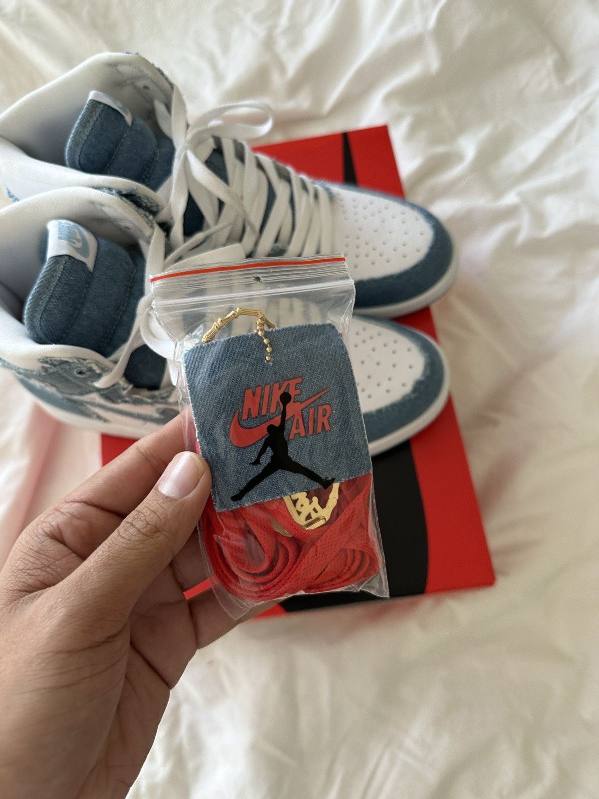 Jordan Brand WMNS Air Jordan 1 Retro Hi OG Size US 8.5 / EU 41-42 - 8 Thumbnail
