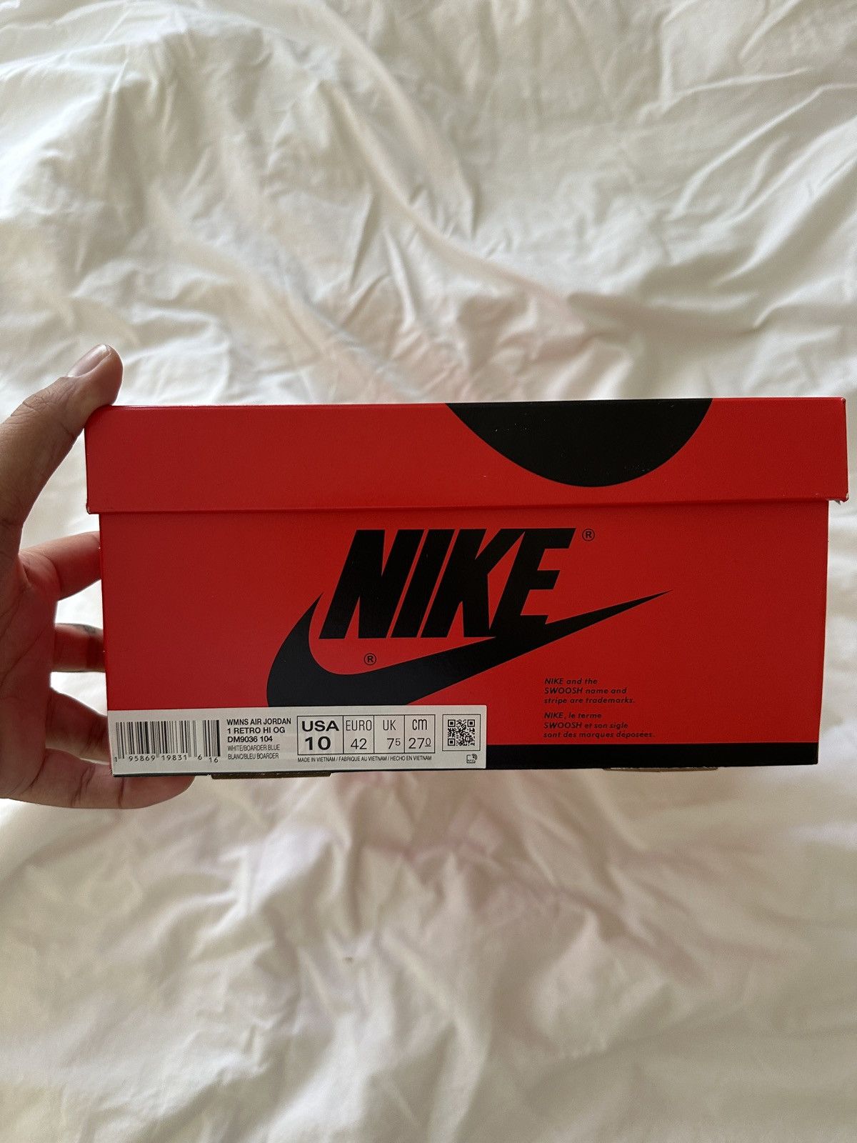 Jordan Brand WMNS Air Jordan 1 Retro Hi OG Size US 8.5 / EU 41-42 - 2 Thumbnail
