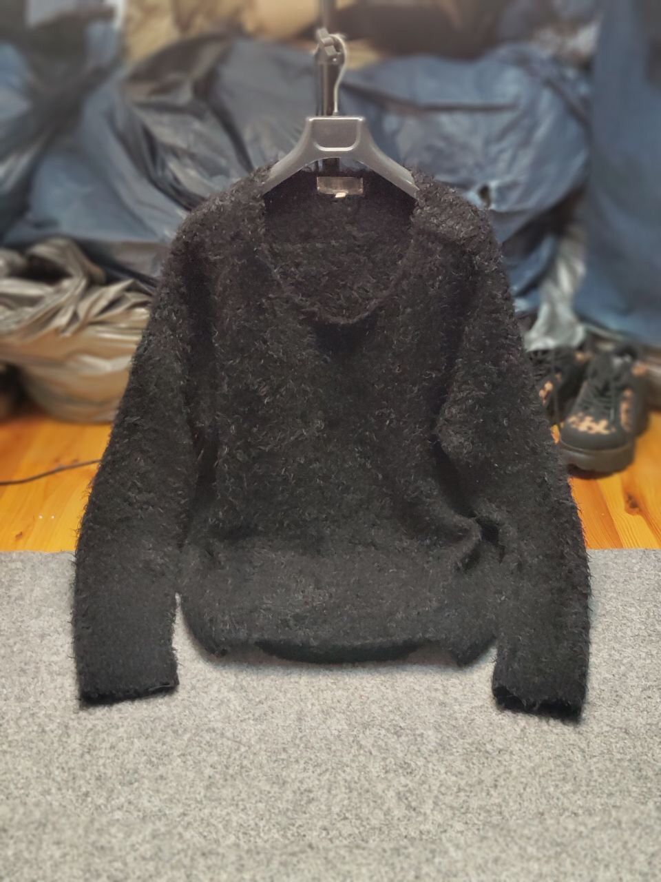 Japanese Brand Vintage 90's Japanese Black Mohair Style Fuzzy Sweater Size US S / EU 44-46 / 1 - 21 Thumbnail