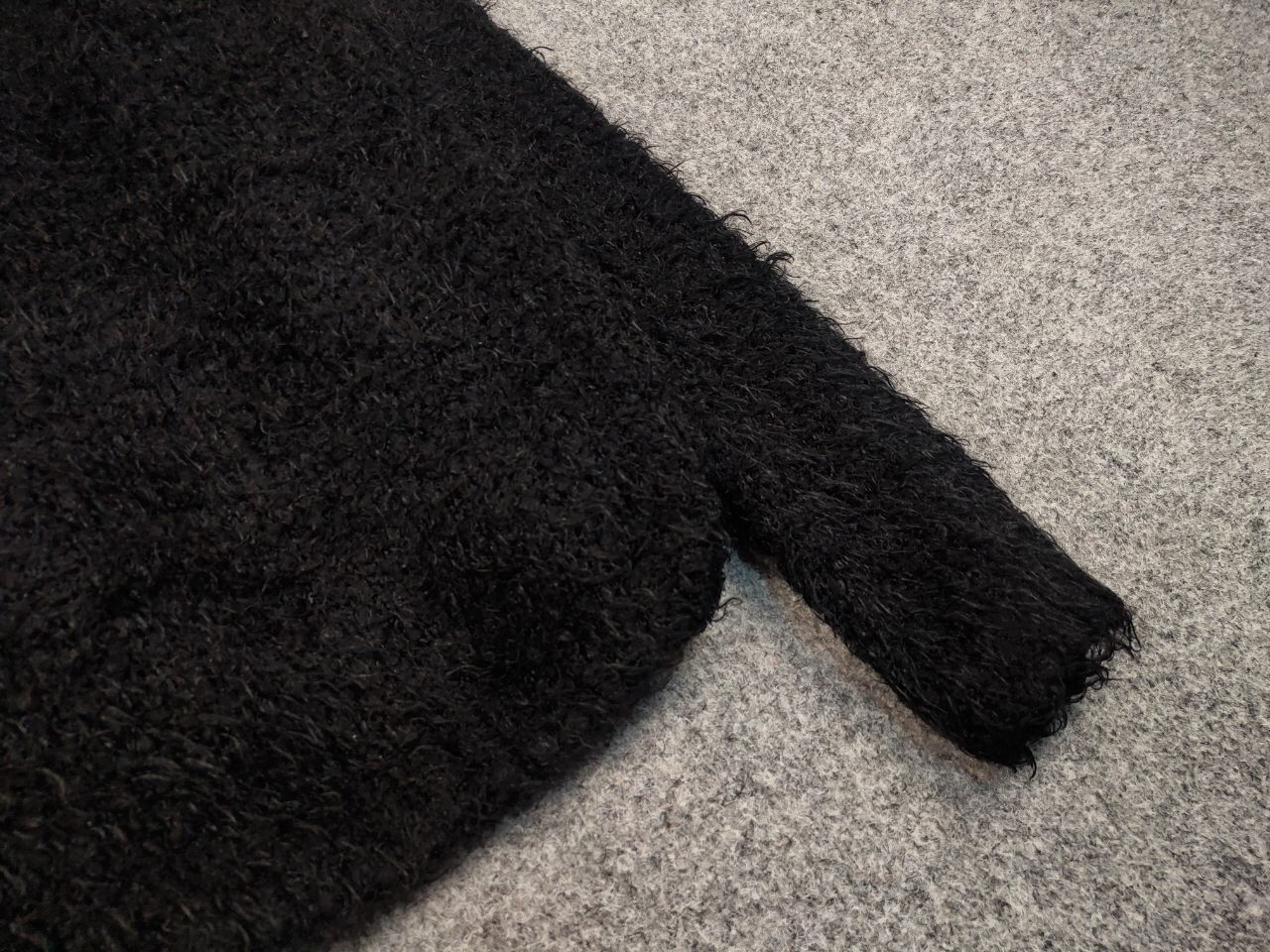 Japanese Brand Vintage 90's Japanese Black Mohair Style Fuzzy Sweater Size US S / EU 44-46 / 1 - 12 Thumbnail