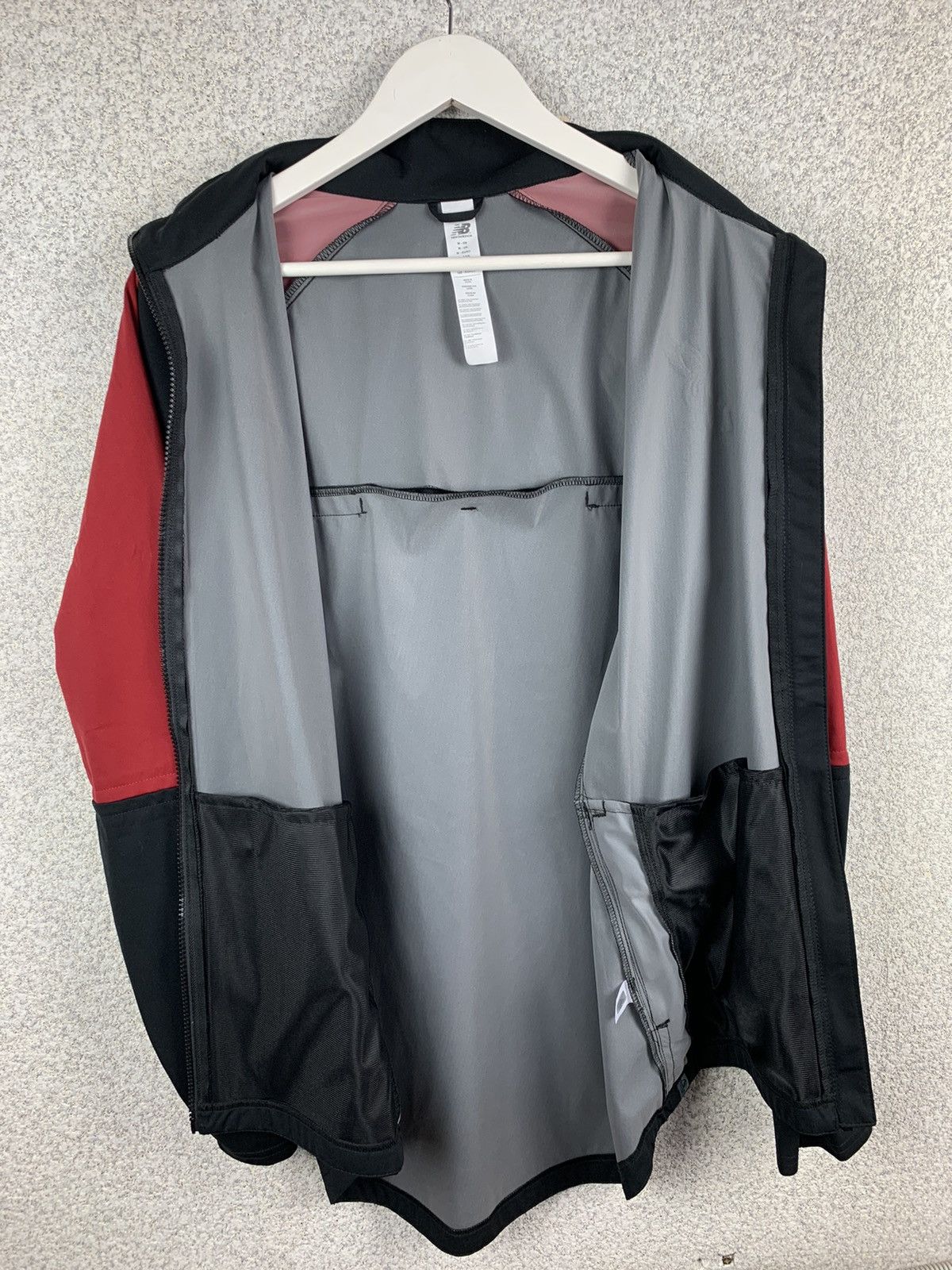 New Balance Liverpool Training Football soccer Raincoat Jacket Sz M Size US M / EU 48-50 / 2 - 3 Thumbnail