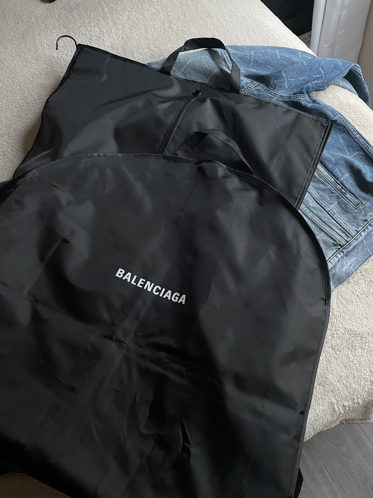 Balenciaga Balenciaga OVERSIZED All Over Mini Logo Denim Jacket Size 38 Size US M / EU 48-50 / 2 - 17 Thumbnail