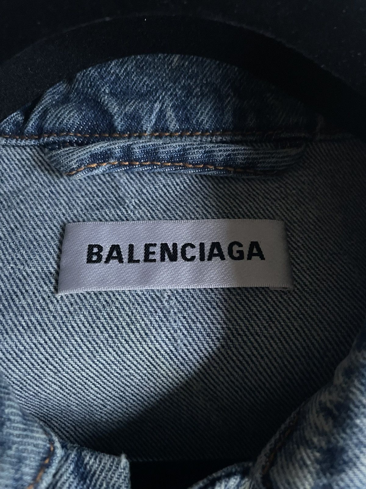 Balenciaga Balenciaga OVERSIZED All Over Mini Logo Denim Jacket Size 38 Size US M / EU 48-50 / 2 - 11 Thumbnail