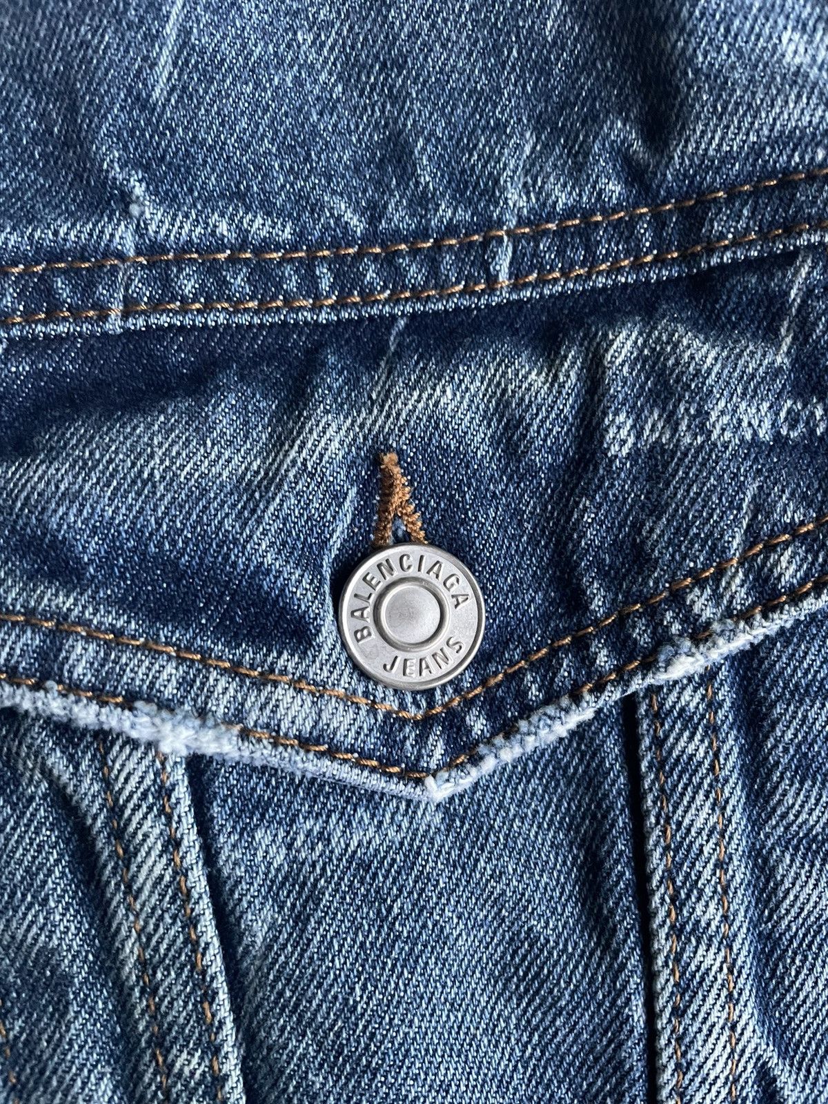 Balenciaga Balenciaga OVERSIZED All Over Mini Logo Denim Jacket Size 38 Size US M / EU 48-50 / 2 - 7 Thumbnail