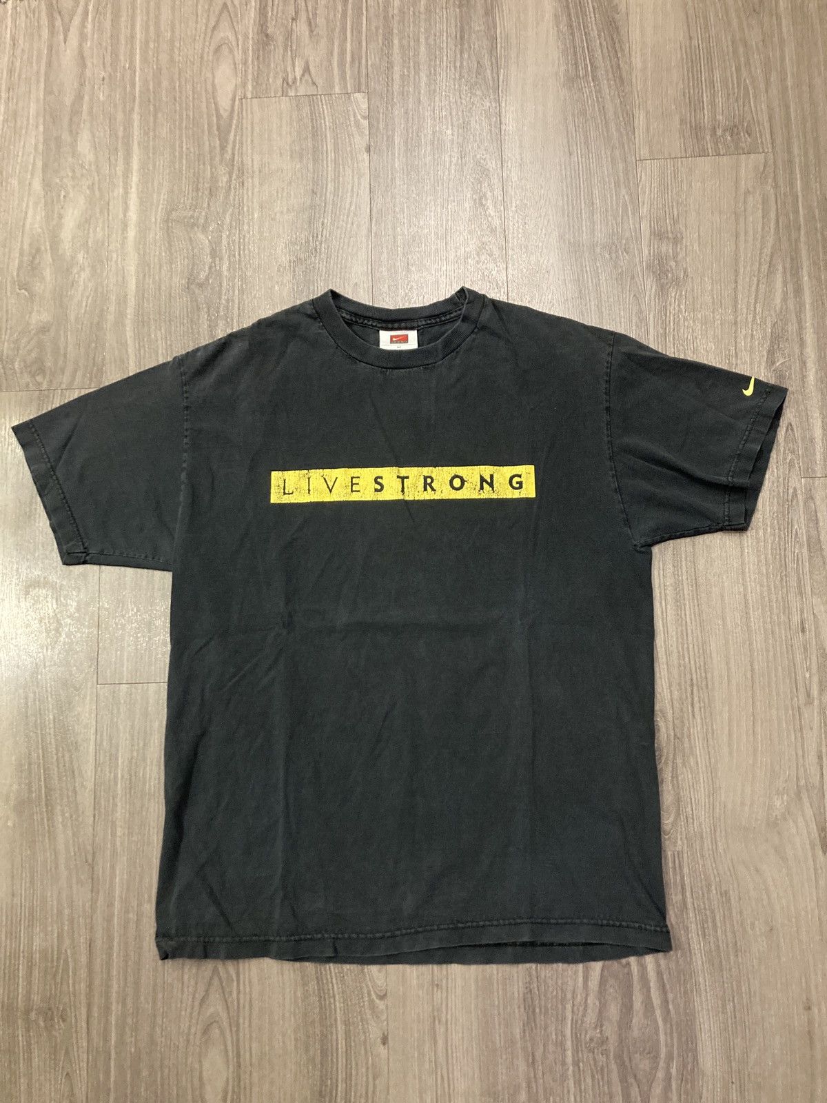 Nike × Vintage Nike Livestrong tee Size US M / EU 48-50 / 2 - 1 Thumbnail