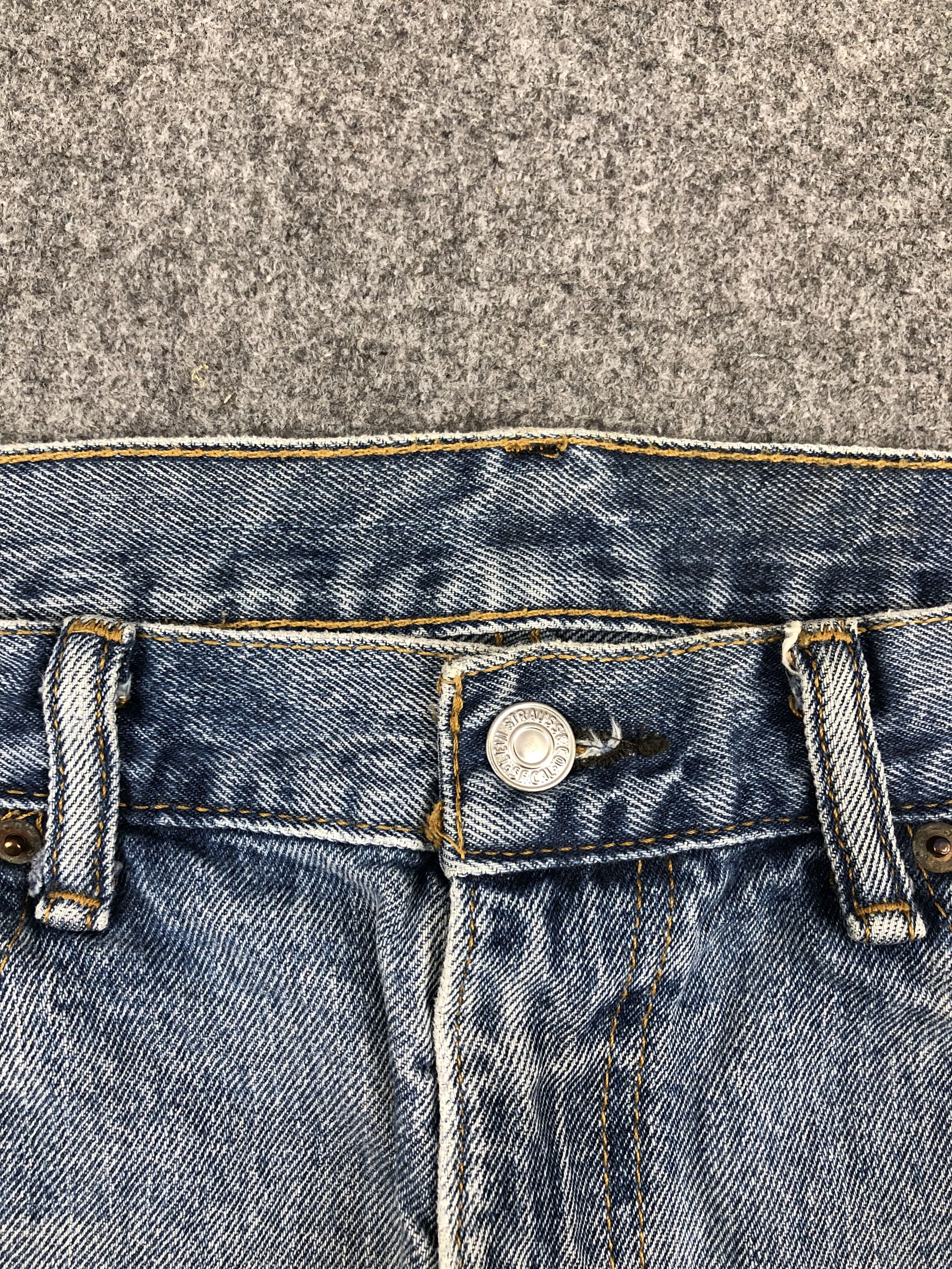 Levi's Vintage Levis 550 Light Wash Jeans DP1679 Size US 35 - 13 Thumbnail