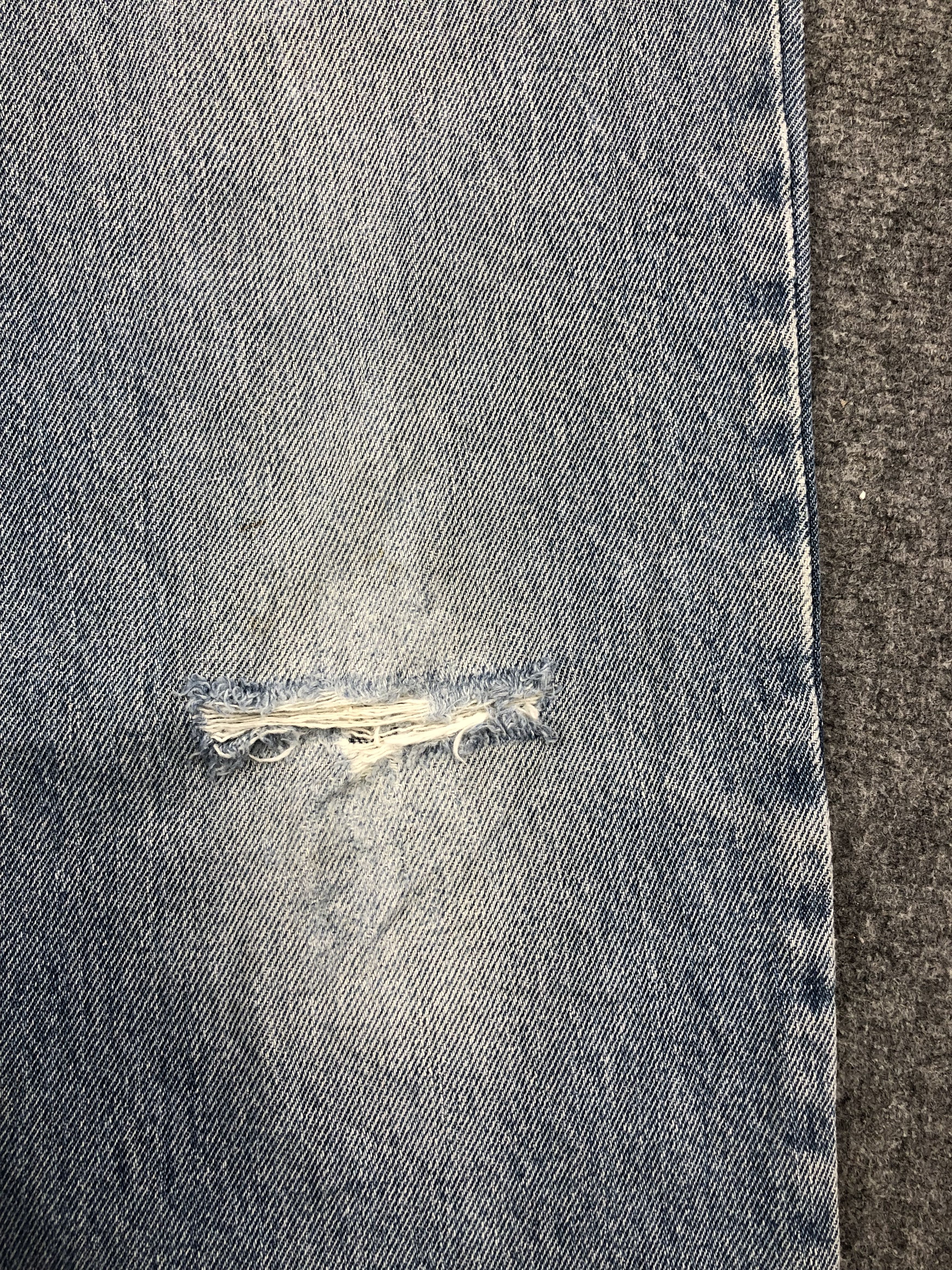 Levi's Vintage Levis 550 Light Wash Jeans DP1679 Size US 35 - 12 Thumbnail