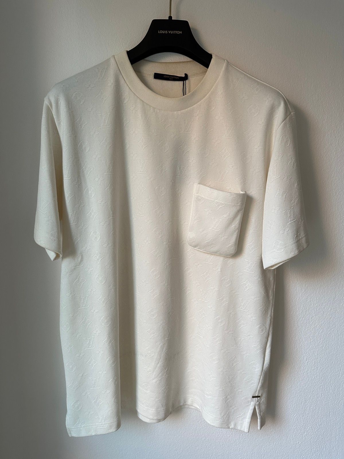 Louis Vuitton Signature 3D Pocket Monogram T-Shirt 2023-24FW, Grey, L