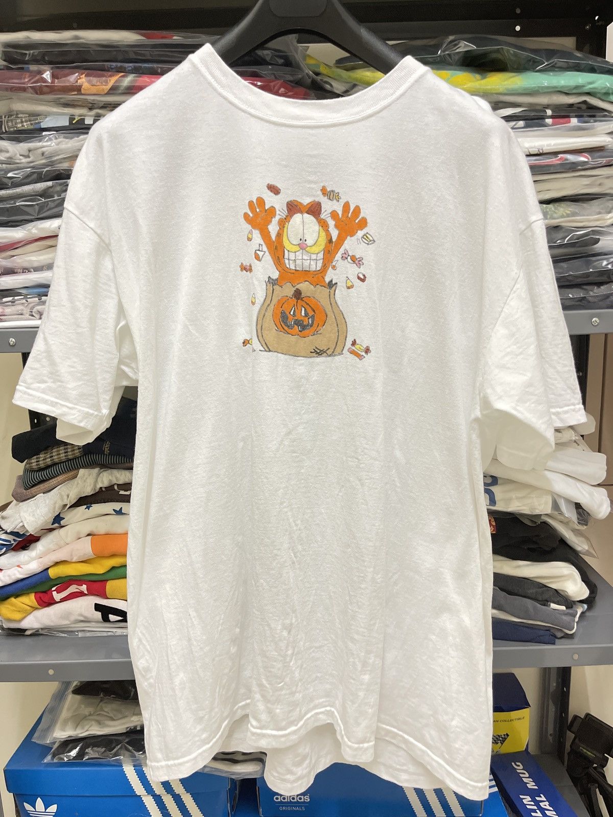 Vintage Garfield Vintage Halloween T-shirt Tee XL Size US XL / EU 56 / 4 - 1 Thumbnail