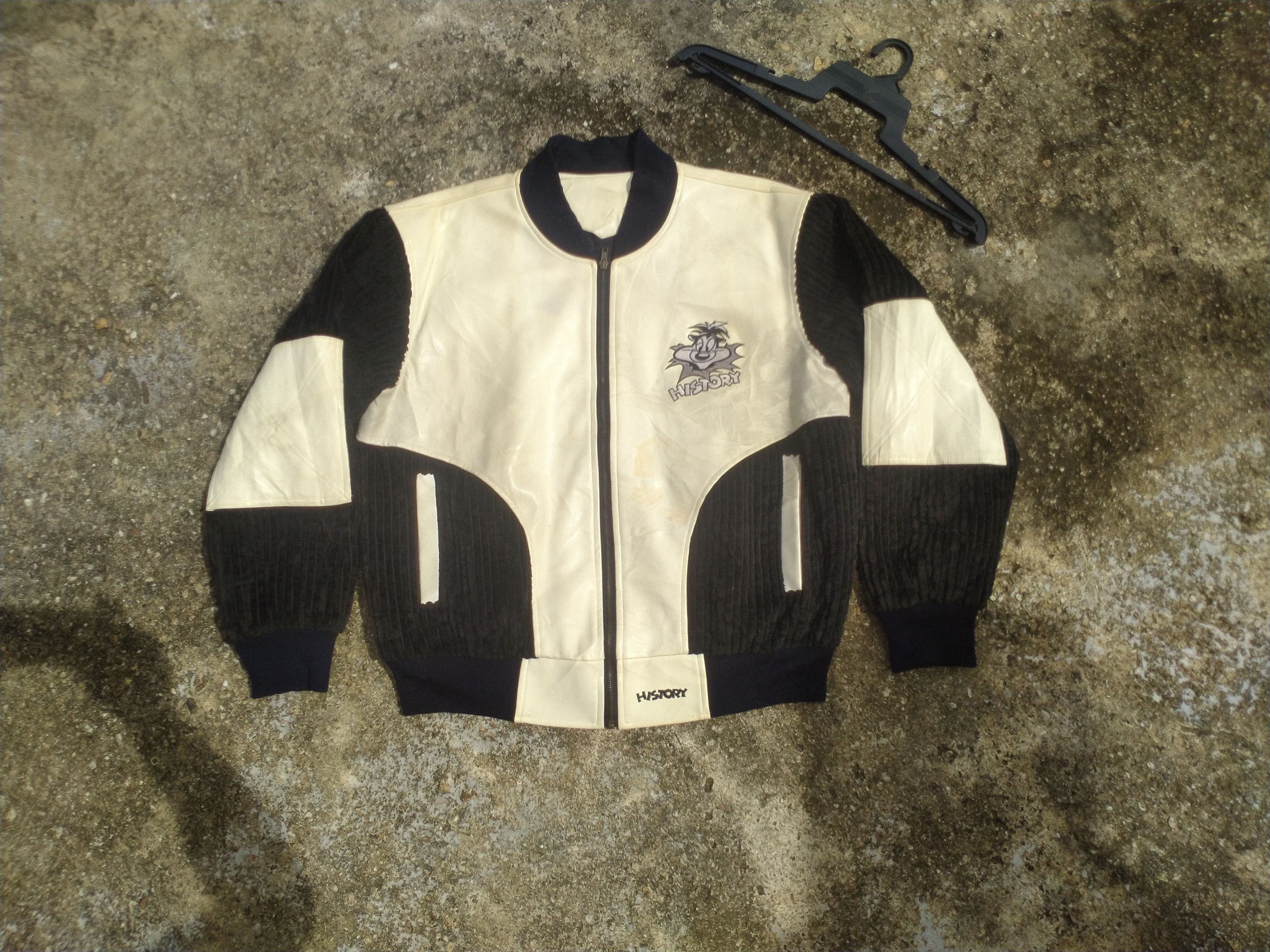 Japanese Brand HISTORY EMBROIDERED SMILEY SKUNK BOMBER JACKET Size US XL / EU 56 / 4 - 2 Thumbnail