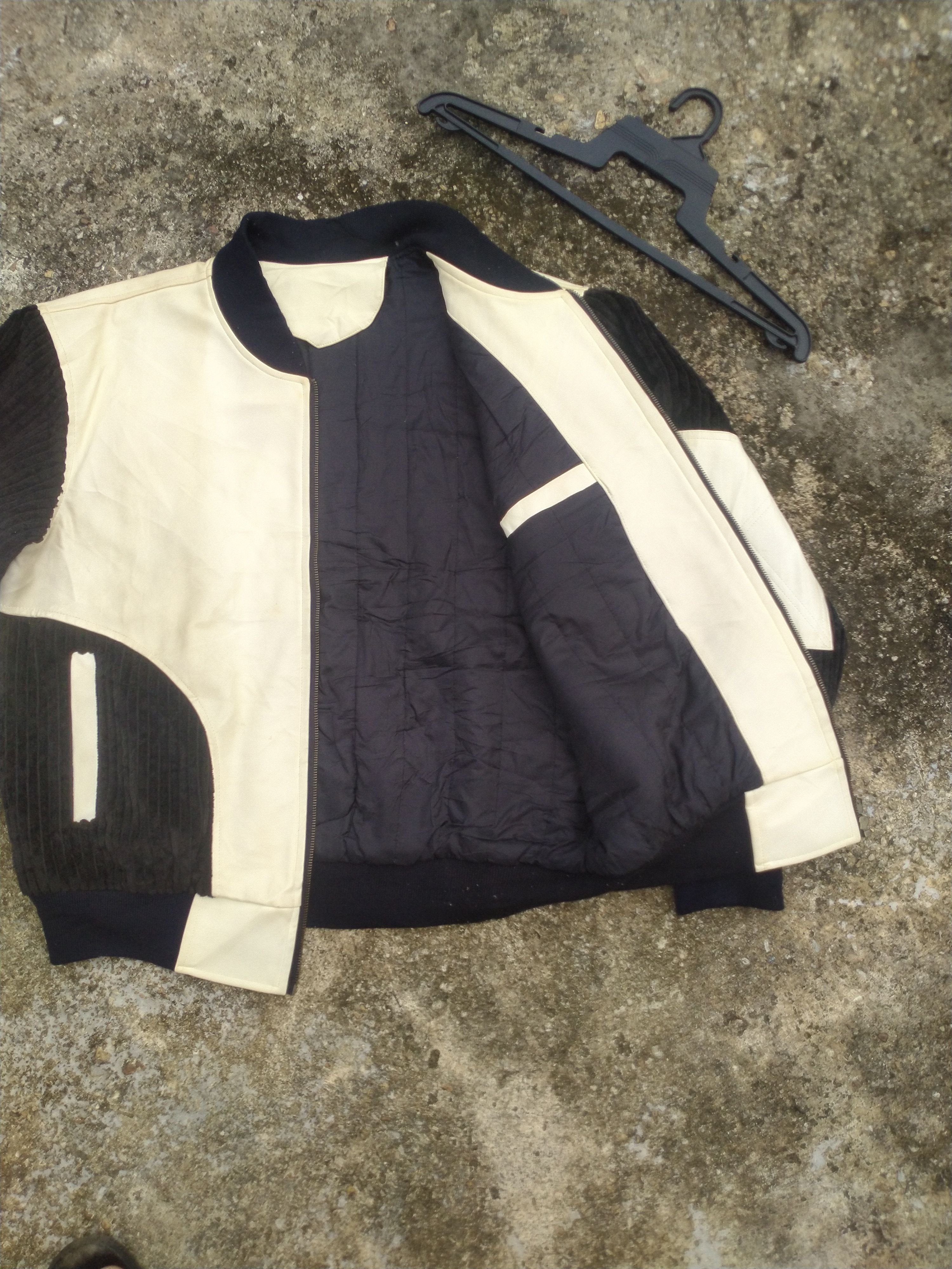 Japanese Brand HISTORY EMBROIDERED SMILEY SKUNK BOMBER JACKET Size US XL / EU 56 / 4 - 4 Thumbnail